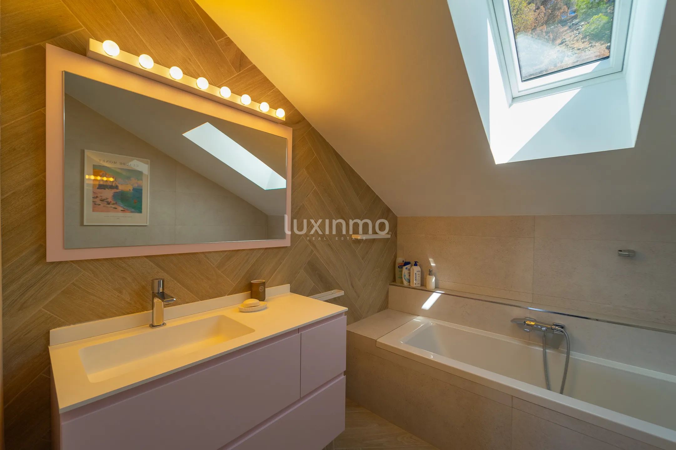 Modern penthouse on the beachfront in Campomanes — photo 22