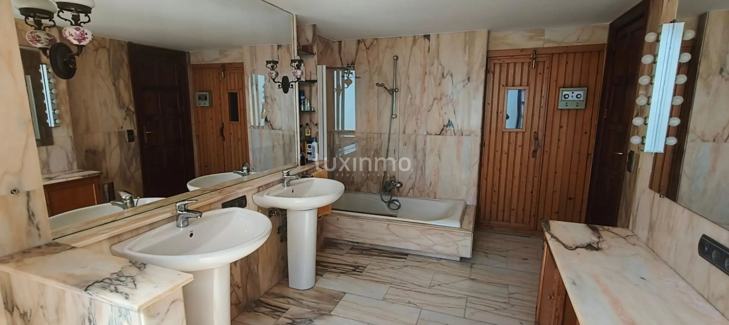 Magnificent 220m2 apartment second line of Levante Beach Benidorm — photo 13