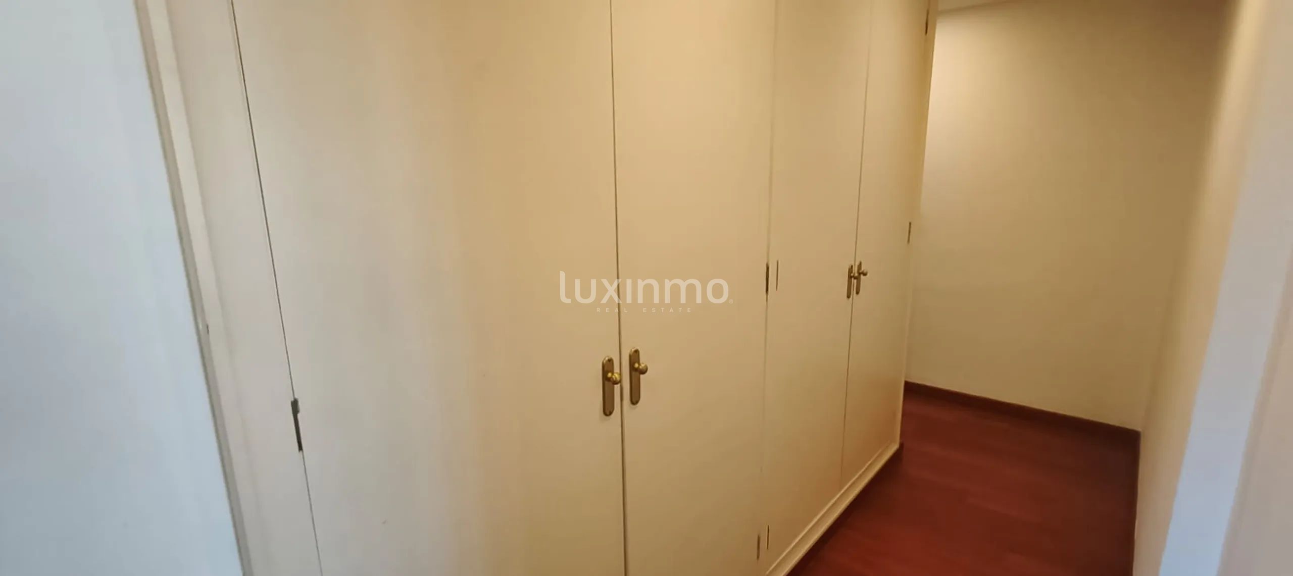 Magnificent 220m2 apartment second line of Levante Beach Benidorm — photo 15