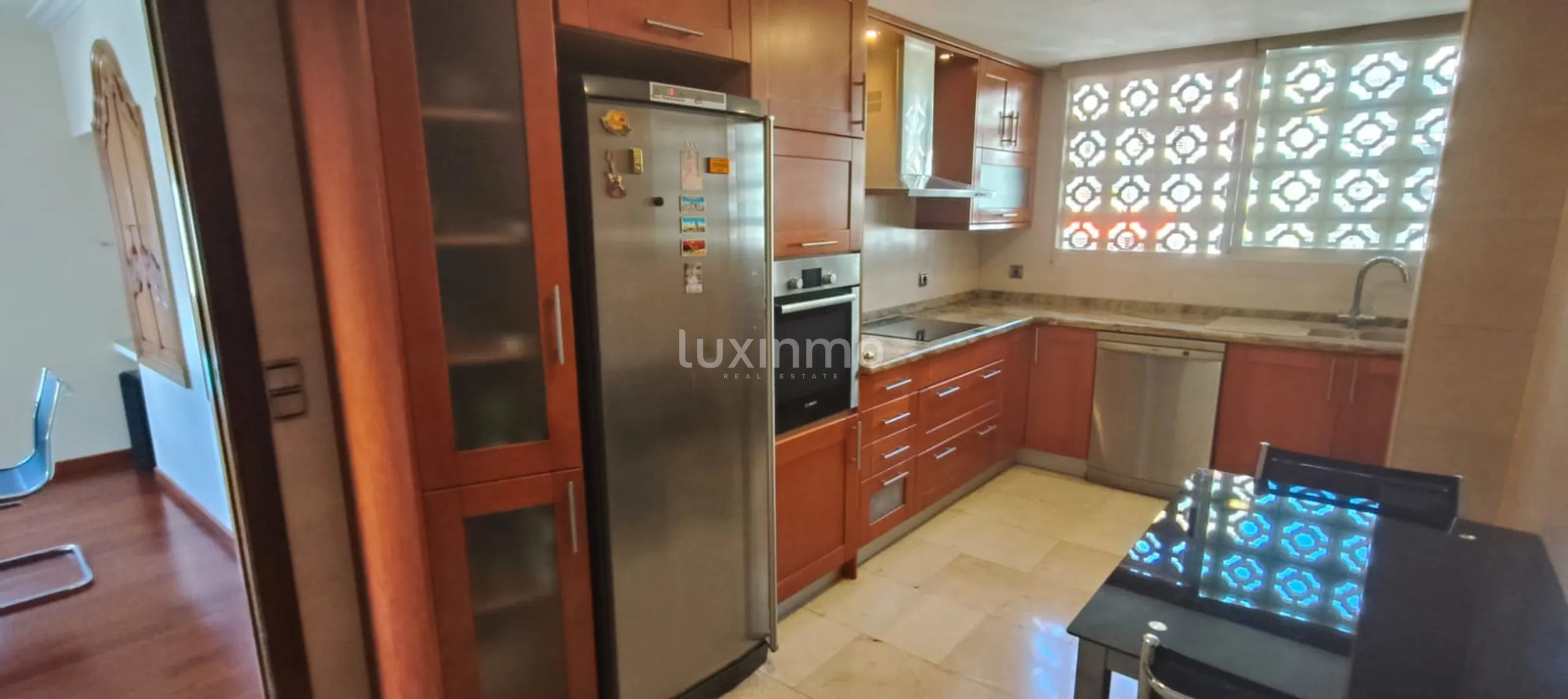 Magnificent 220m2 apartment second line of Levante Beach Benidorm — photo 4