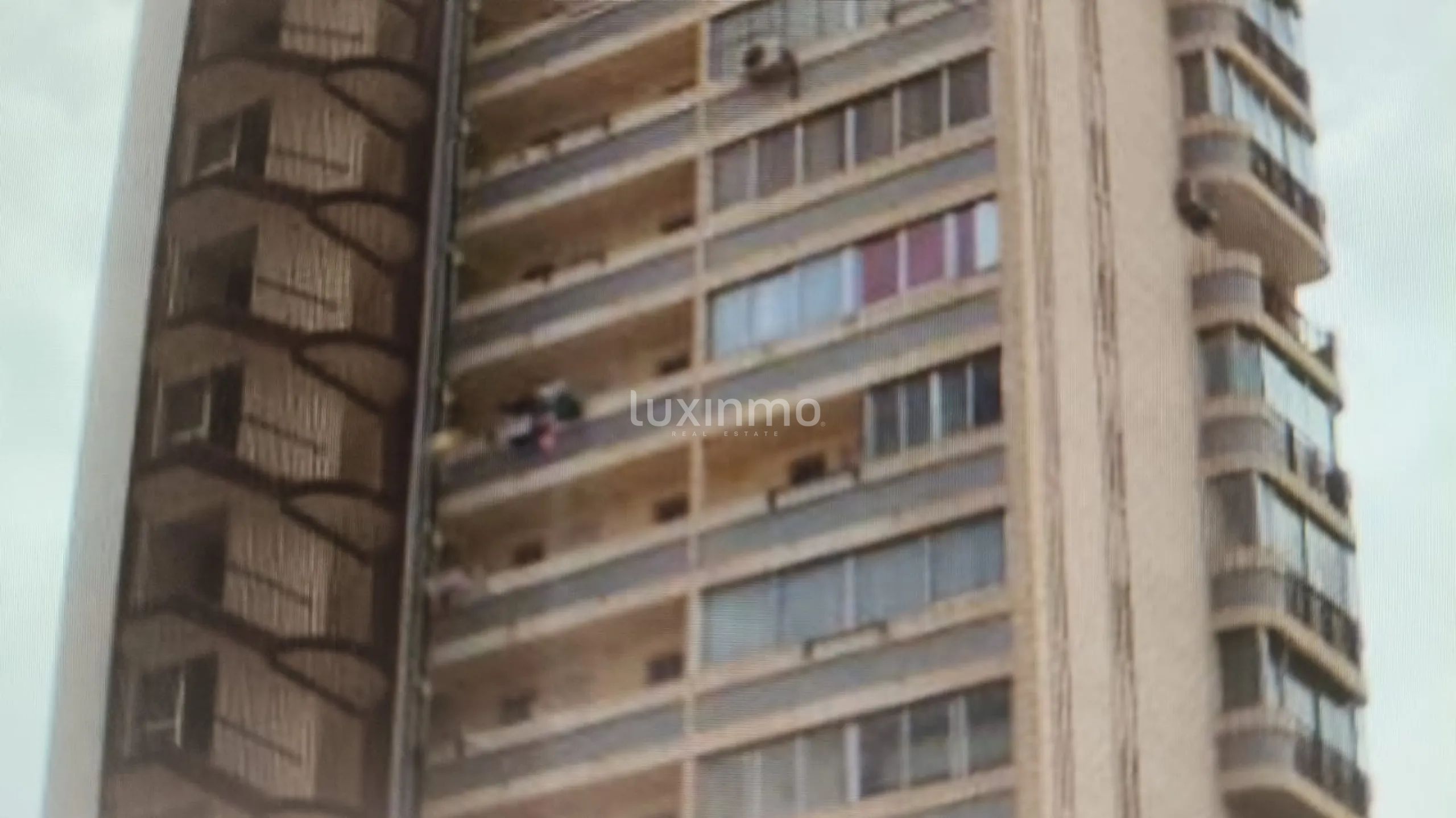 Magnificent 220m2 apartment second line of Levante Beach Benidorm — photo 26