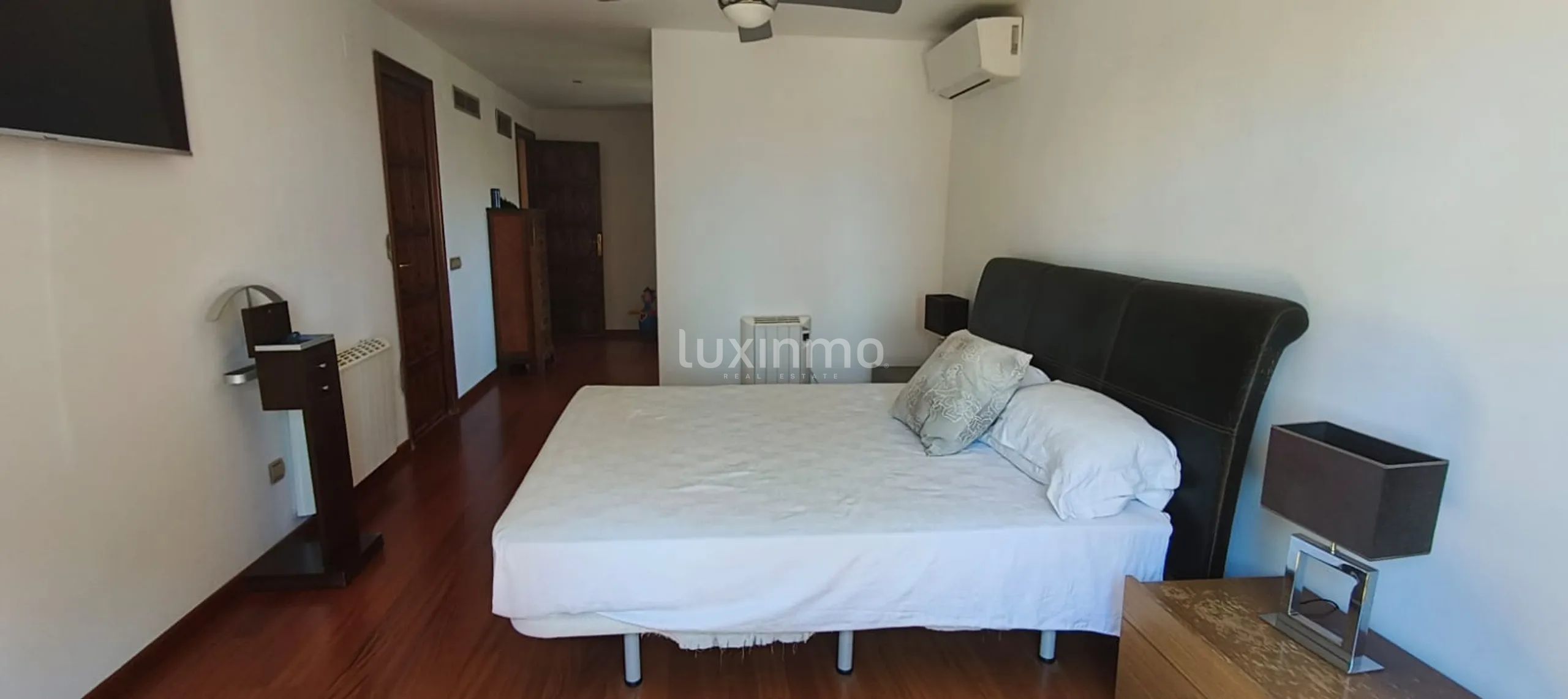 Magnificent 220m2 apartment second line of Levante Beach Benidorm — photo 21