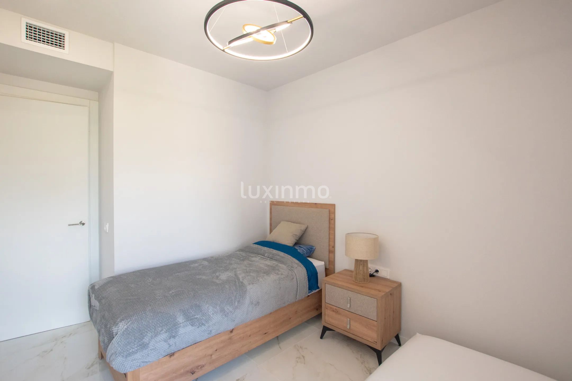 Flat with sea view for rent in Benidorm Beach — photo 12