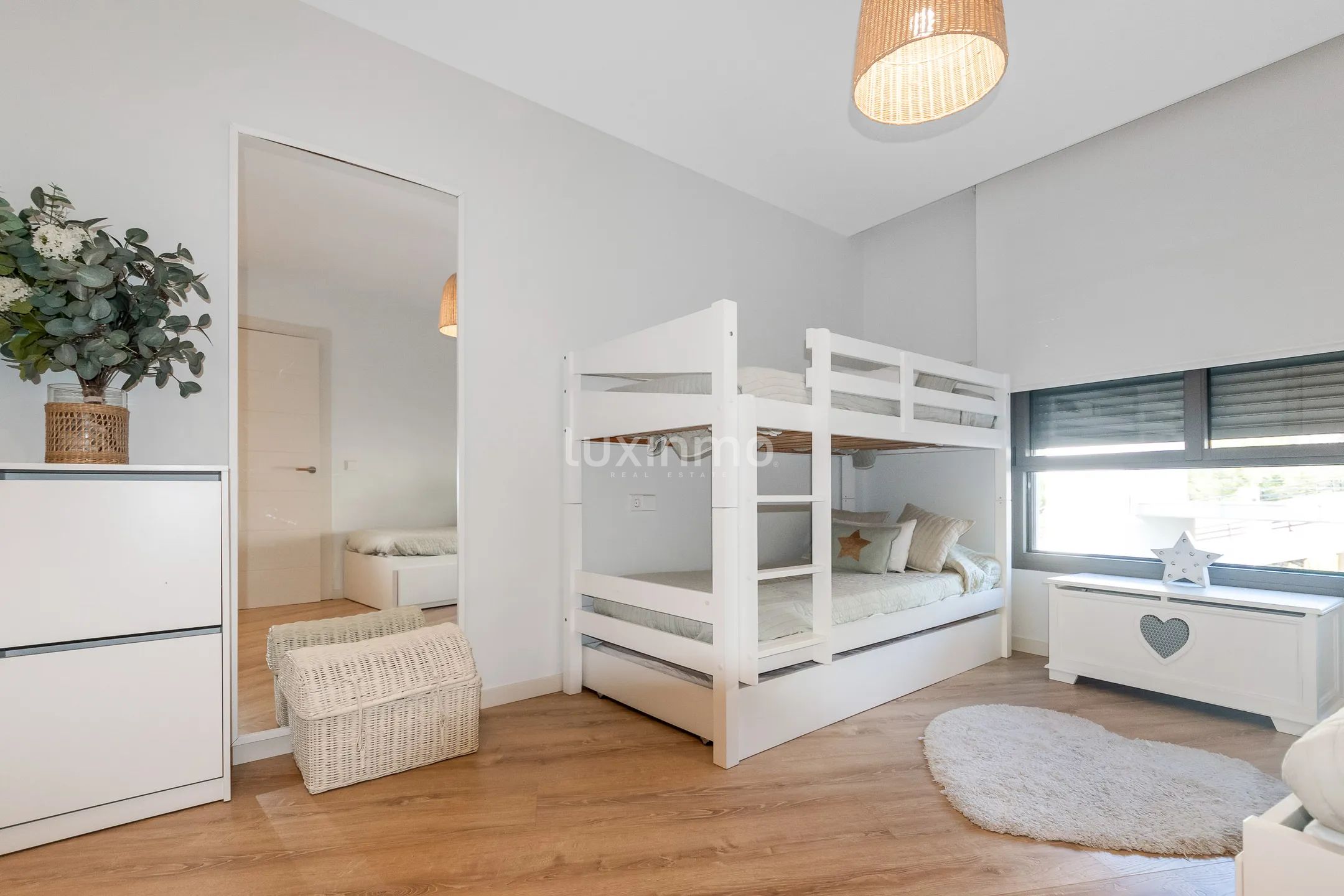 Precise flat with sea views for rent in Mascarat — photo 14