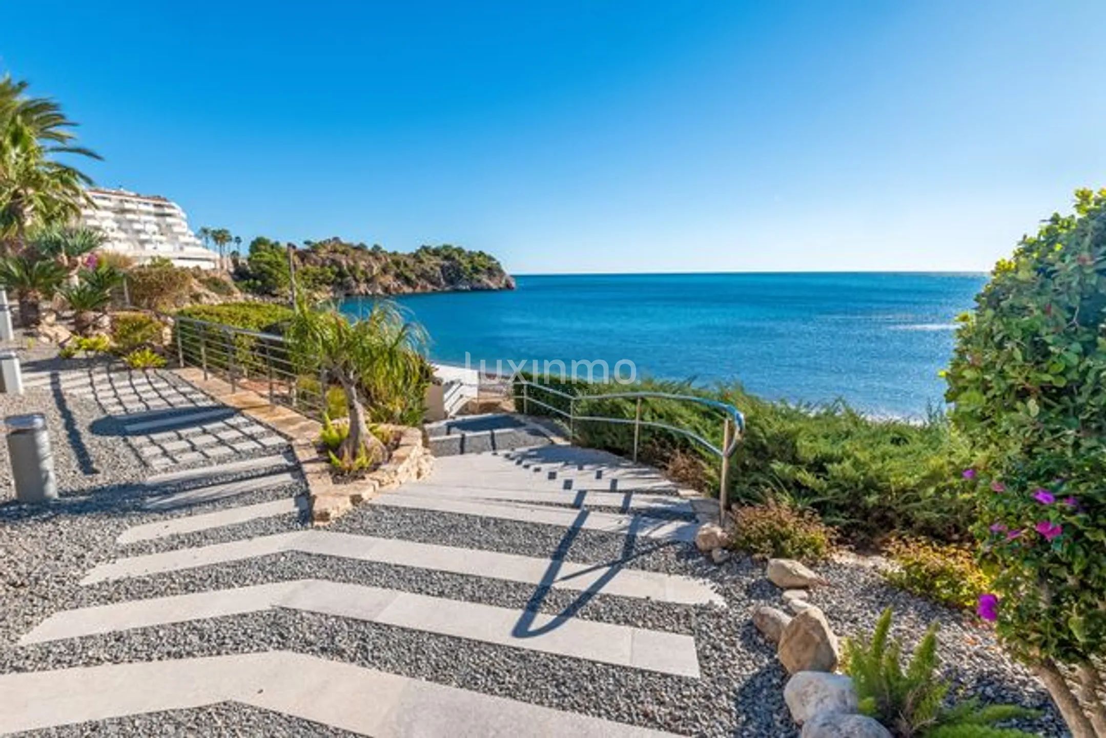 Precise flat with sea views for rent in Mascarat — photo 24