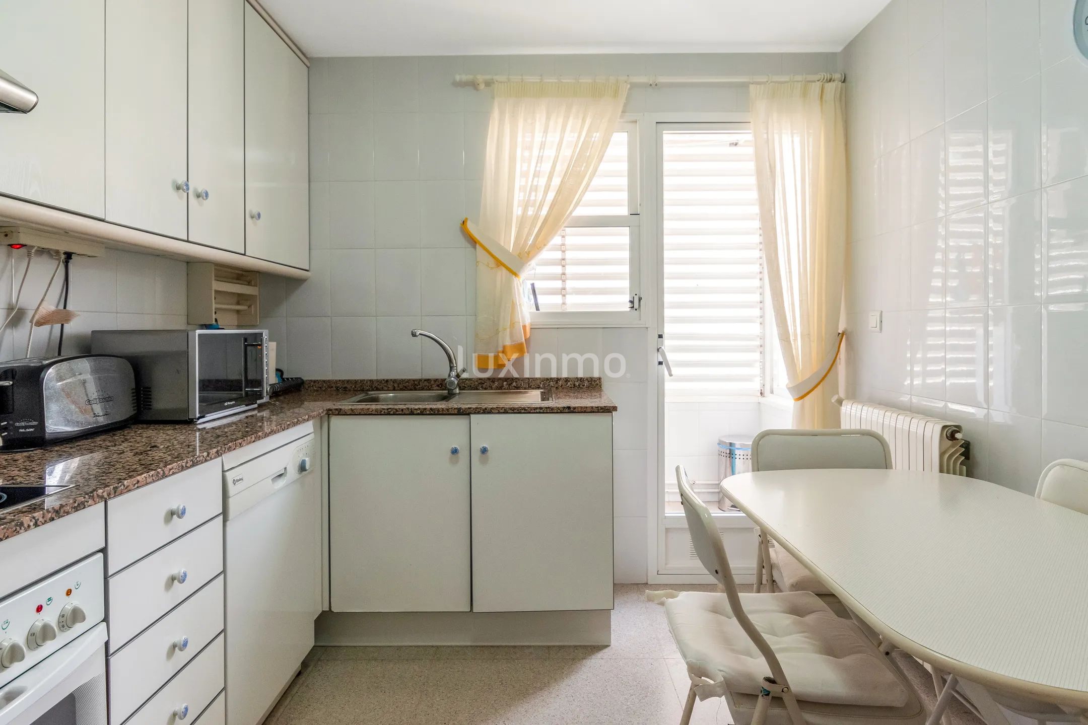 Apartment with sea views for rent in Playa de Poniente — photo 5