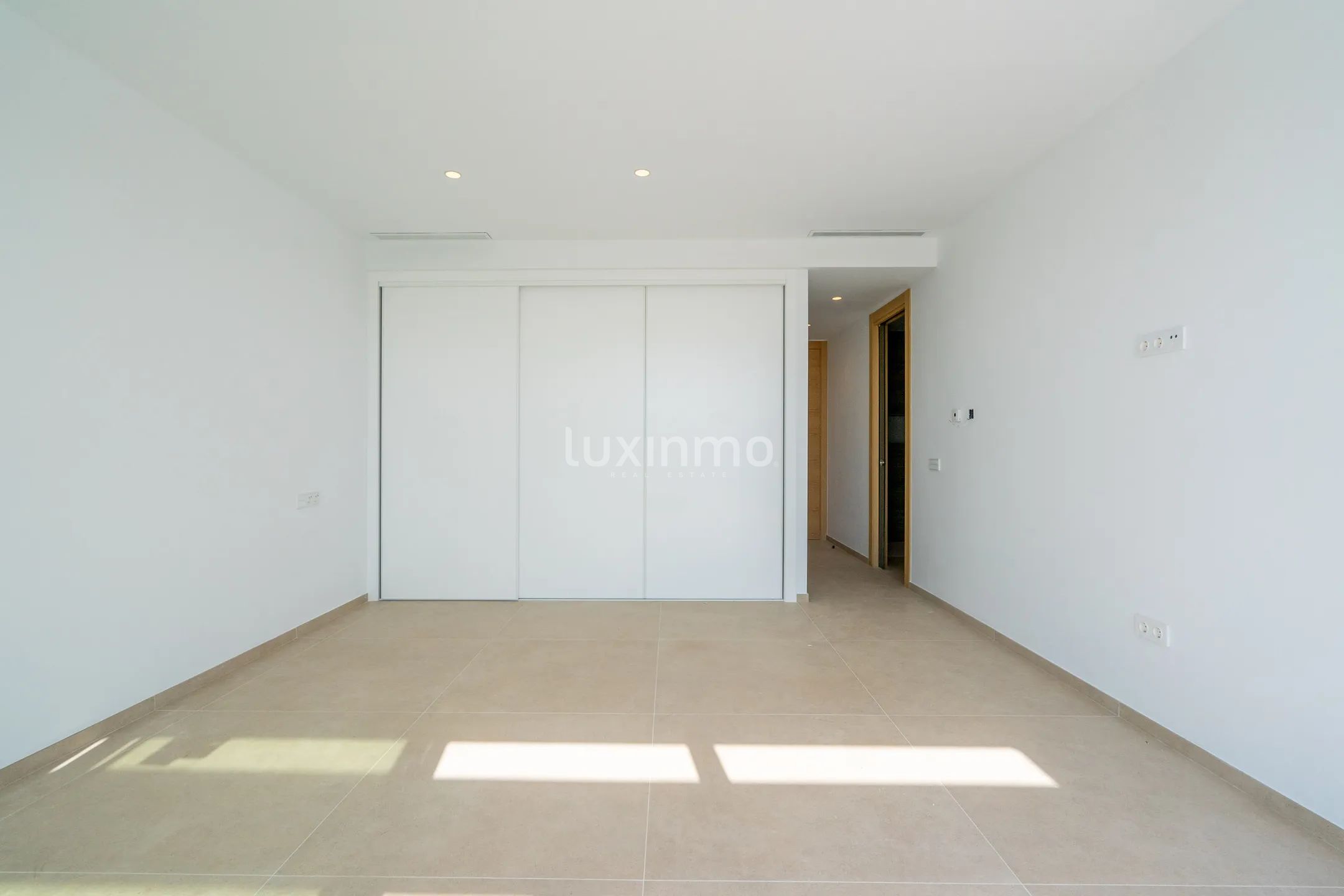 Detached house with sea views in Calpe — photo 16