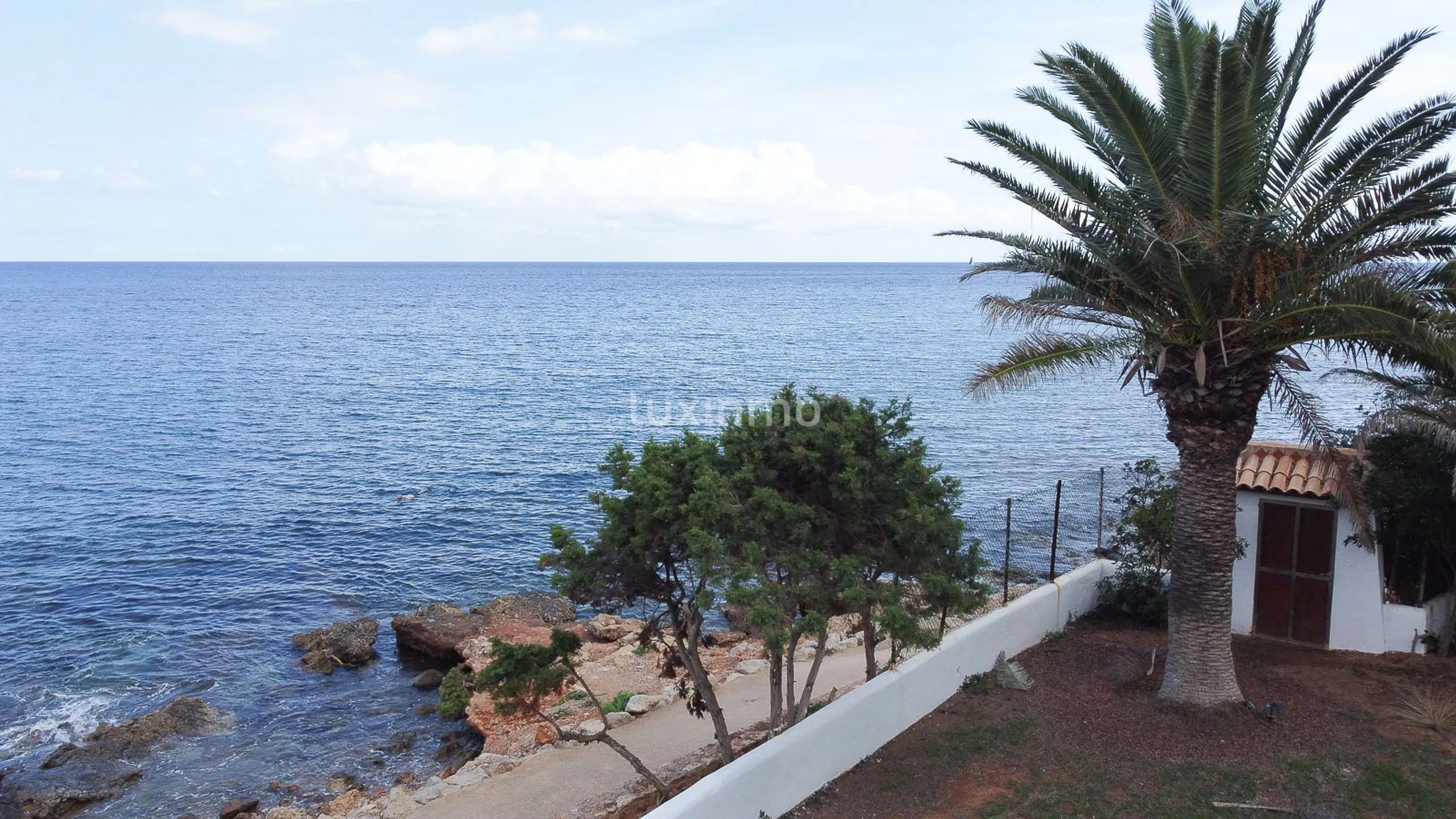 First line villa with sea views — photo 4