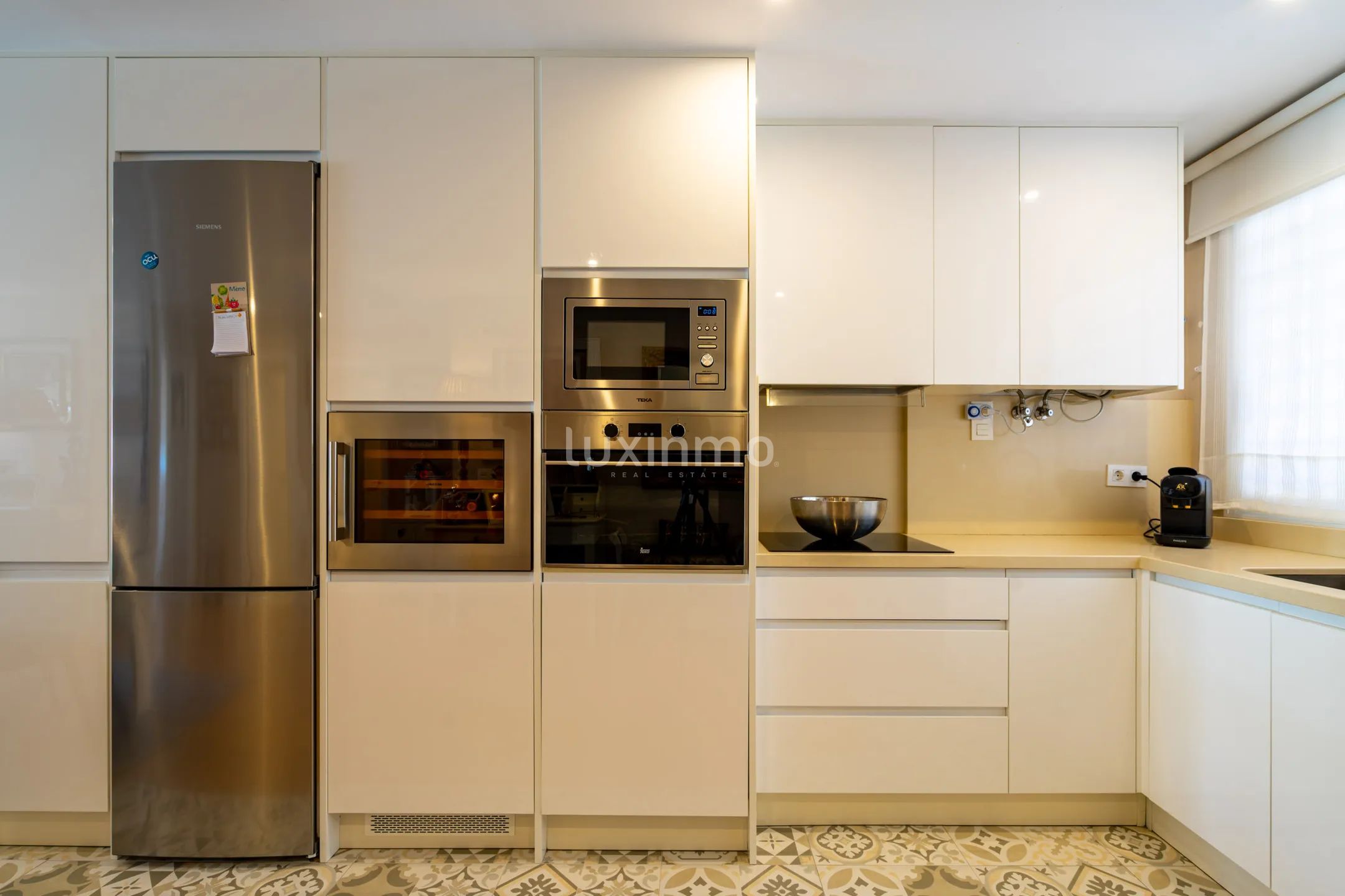 Apartment with sea views on the beachfront in Cap Negret, Altea — photo 8