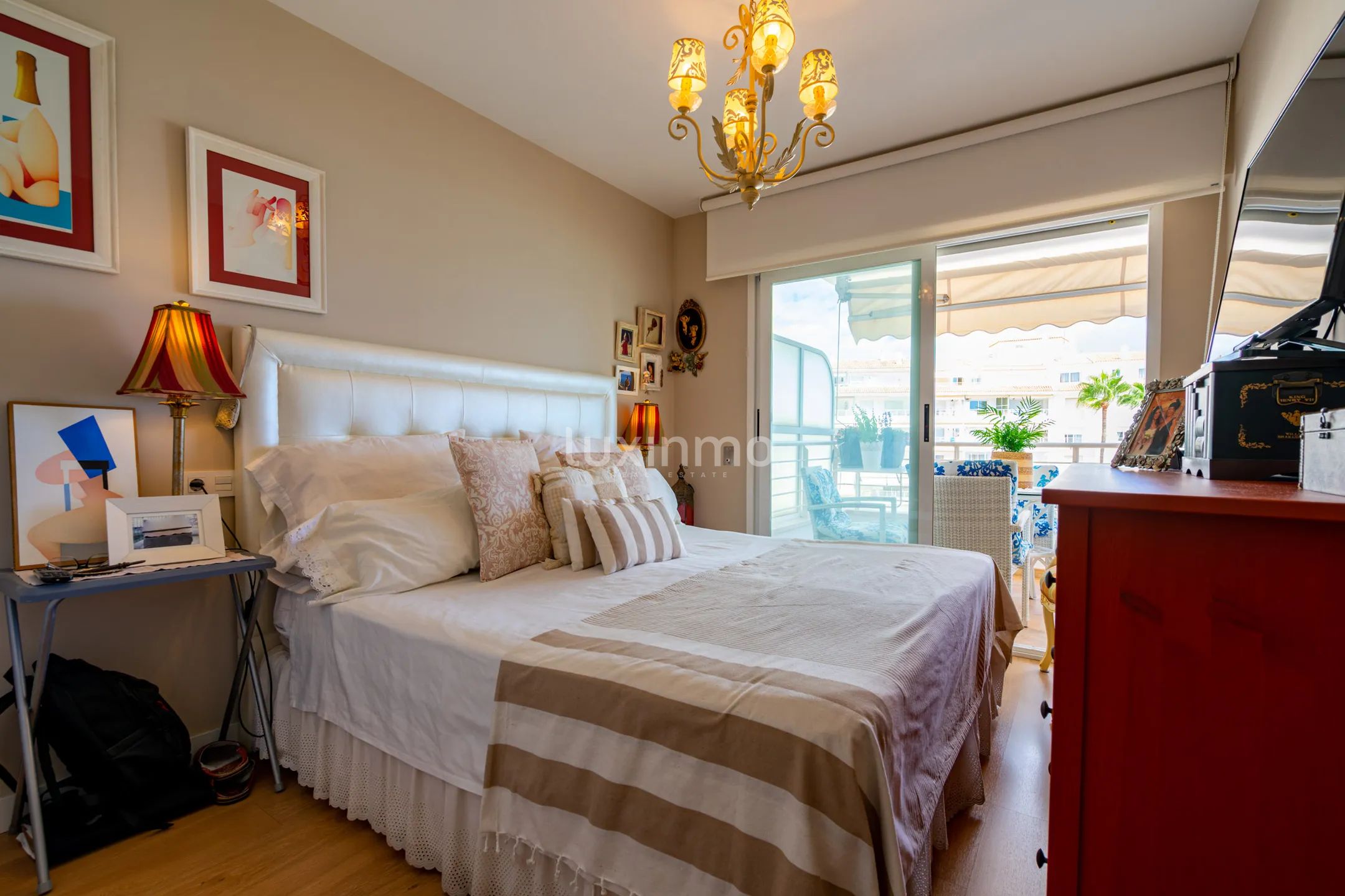 Apartment with sea views on the beachfront in Cap Negret, Altea — photo 21