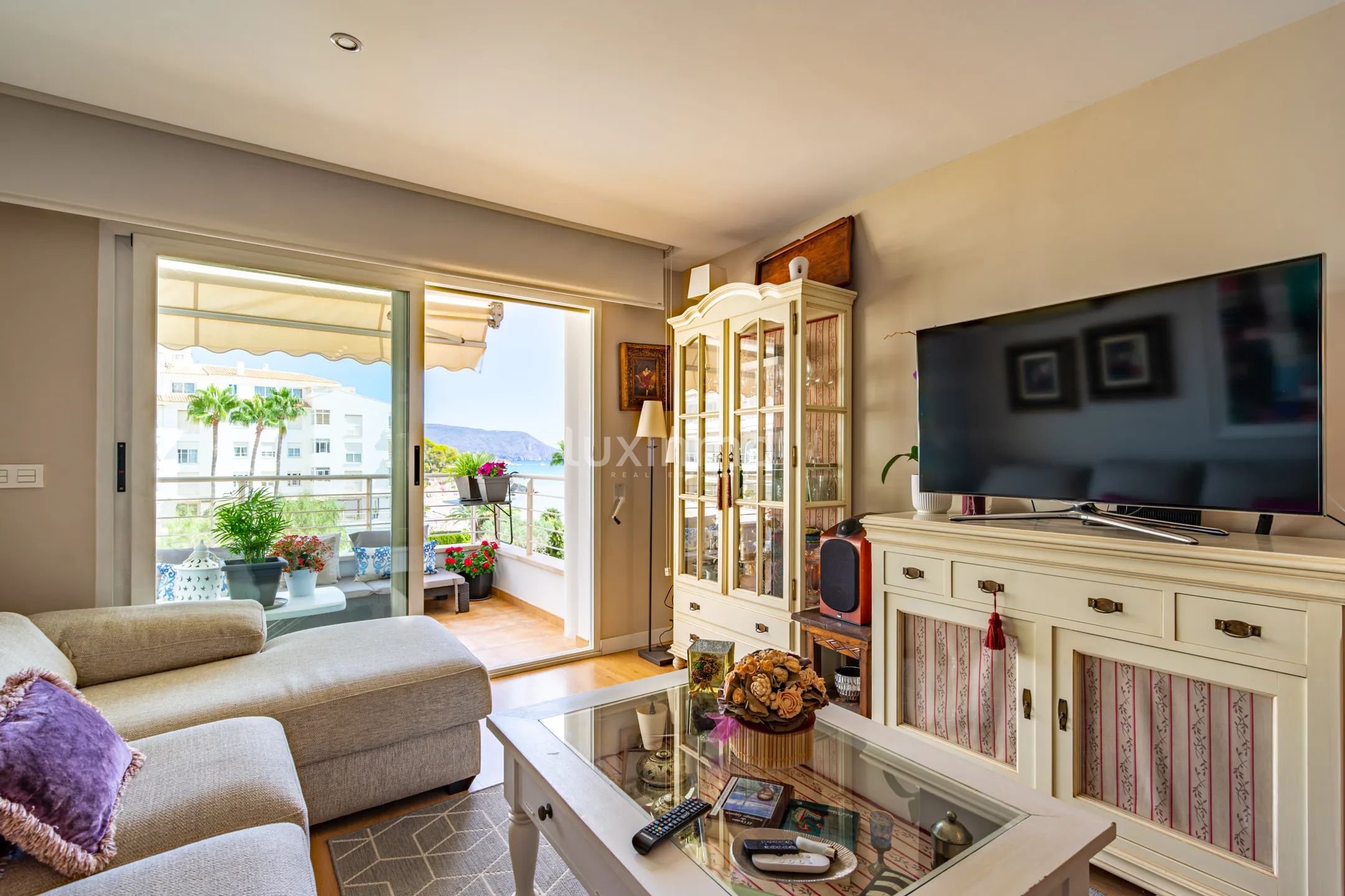 Apartment with sea views on the beachfront in Cap Negret, Altea — photo 12