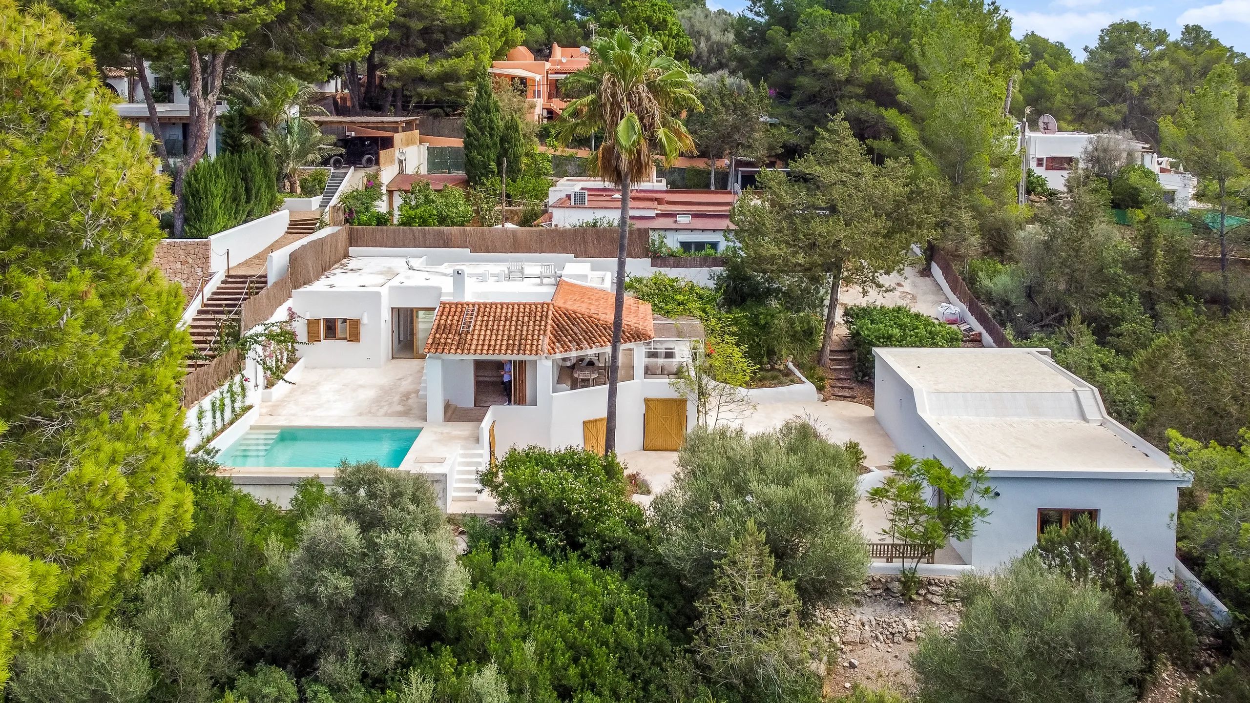 Charmante finca met 4 slaapkamers in Can Tomas — photo 17