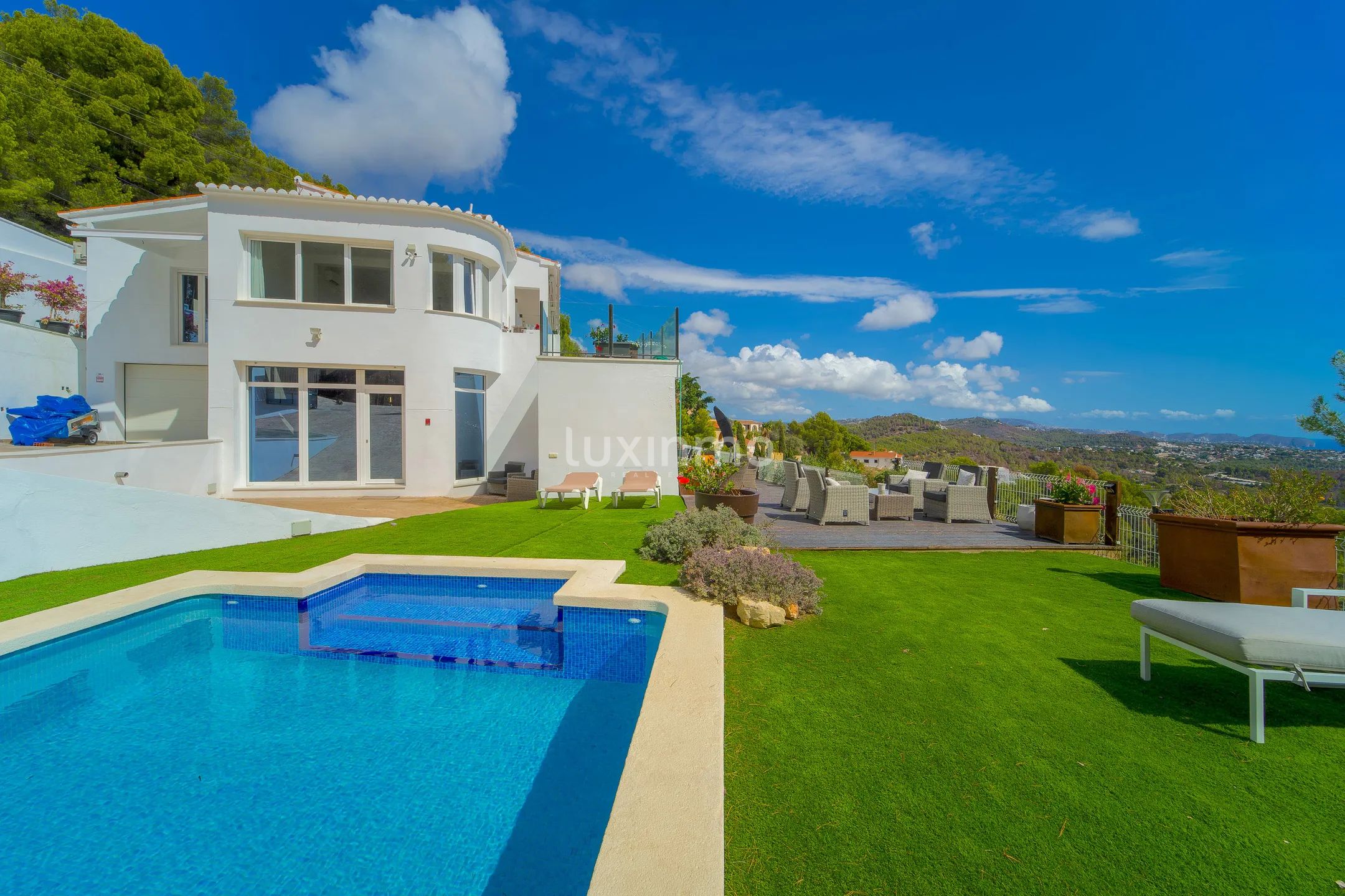 Villa with panoramic sea views and privacy in Oltamar, Calpe — photo 45