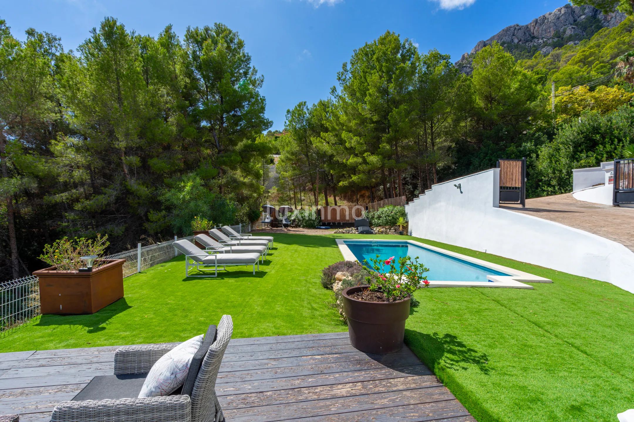 Villa with panoramic sea views and privacy in Oltamar, Calpe — photo 40