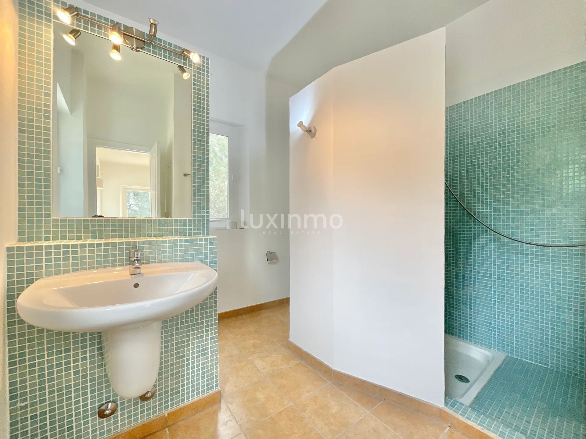 Fantastic Villa with Panoramic Views, Just Minutes from Morna College — photo 26