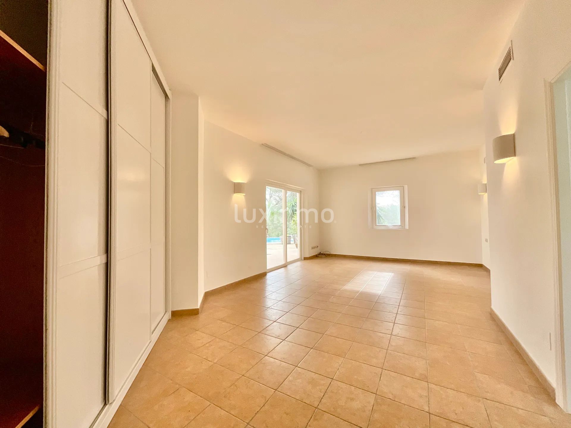 Fantastyczna willa z panoramicznym widokiem, zaledwie kilka minut od Morna College — photo 24