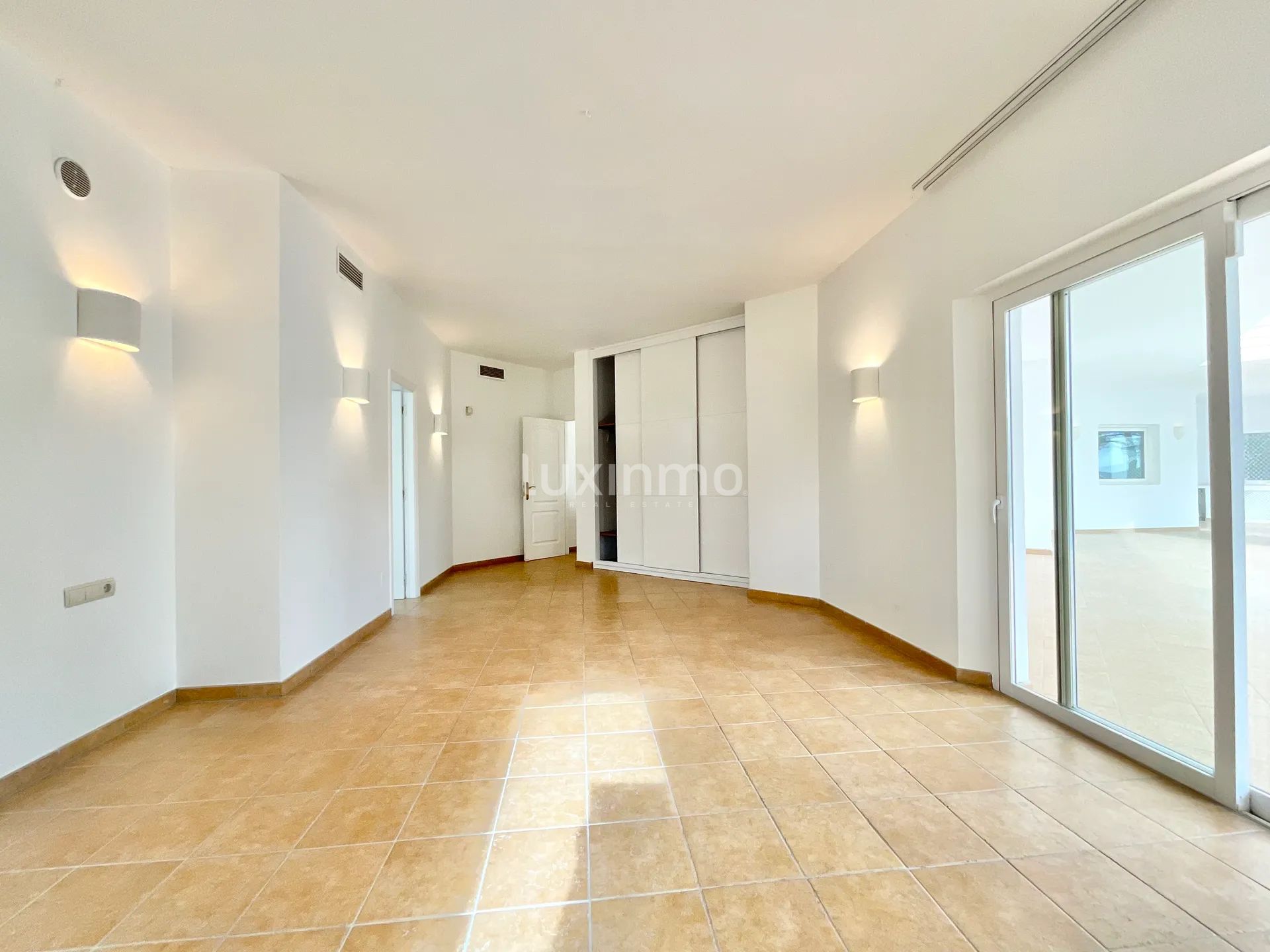 Fantastyczna willa z panoramicznym widokiem, zaledwie kilka minut od Morna College — photo 25