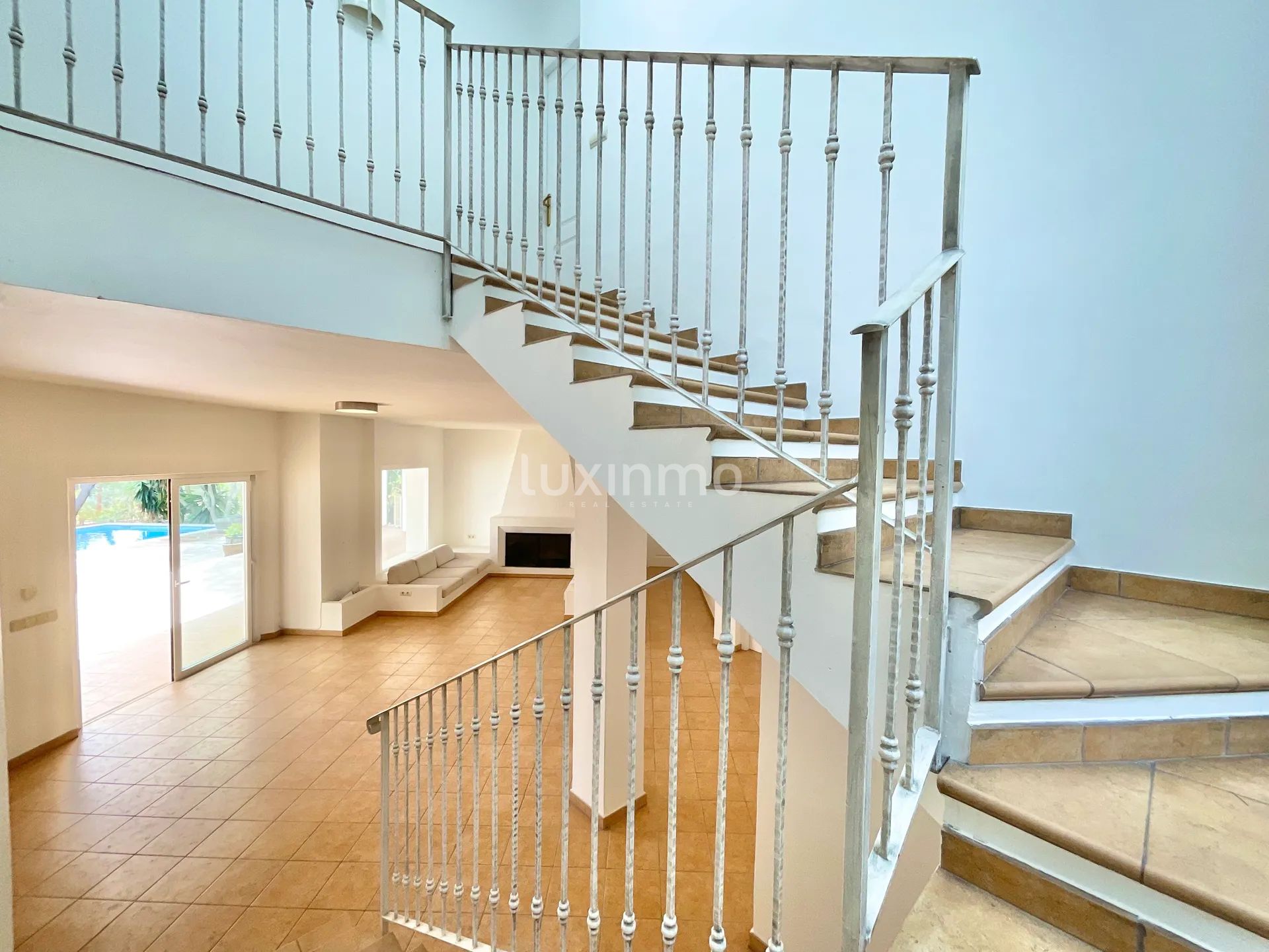 Fantastic Villa with Panoramic Views, Just Minutes from Morna College — photo 28