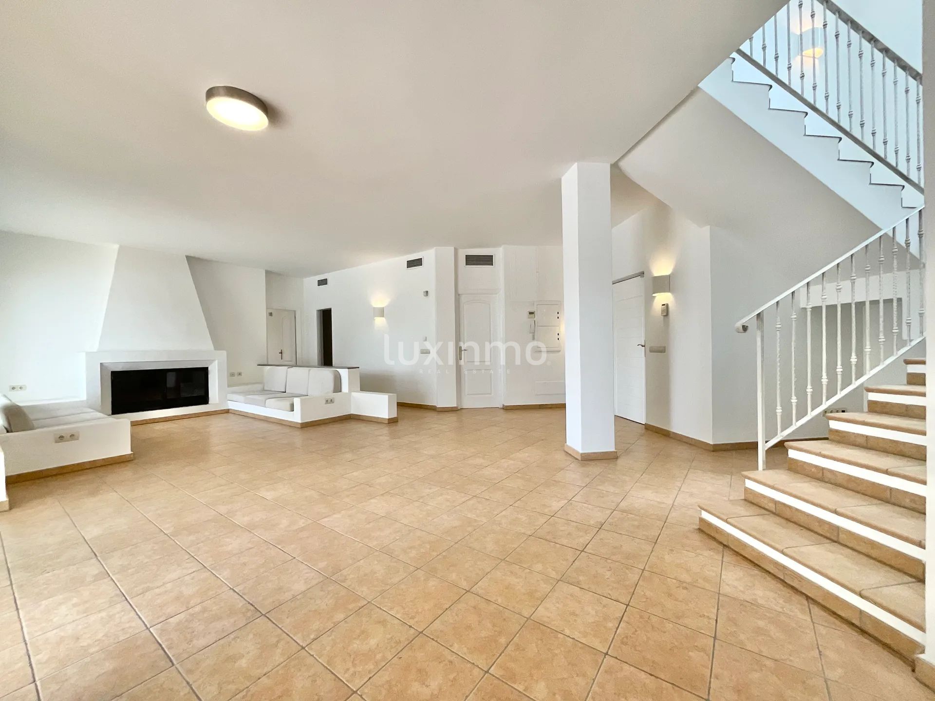 Fantastyczna willa z panoramicznym widokiem, zaledwie kilka minut od Morna College — photo 12