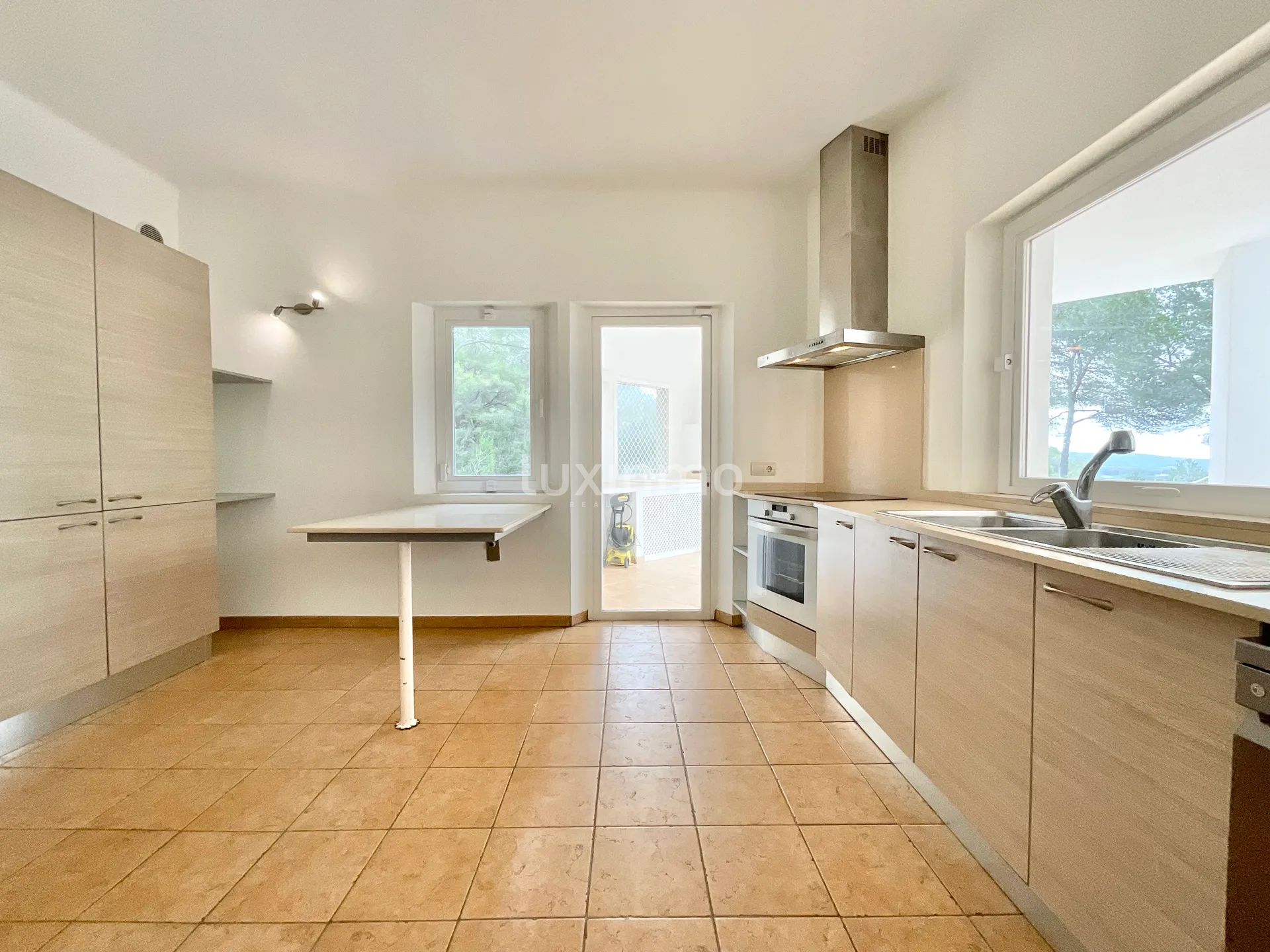 Fantastyczna willa z panoramicznym widokiem, zaledwie kilka minut od Morna College — photo 18