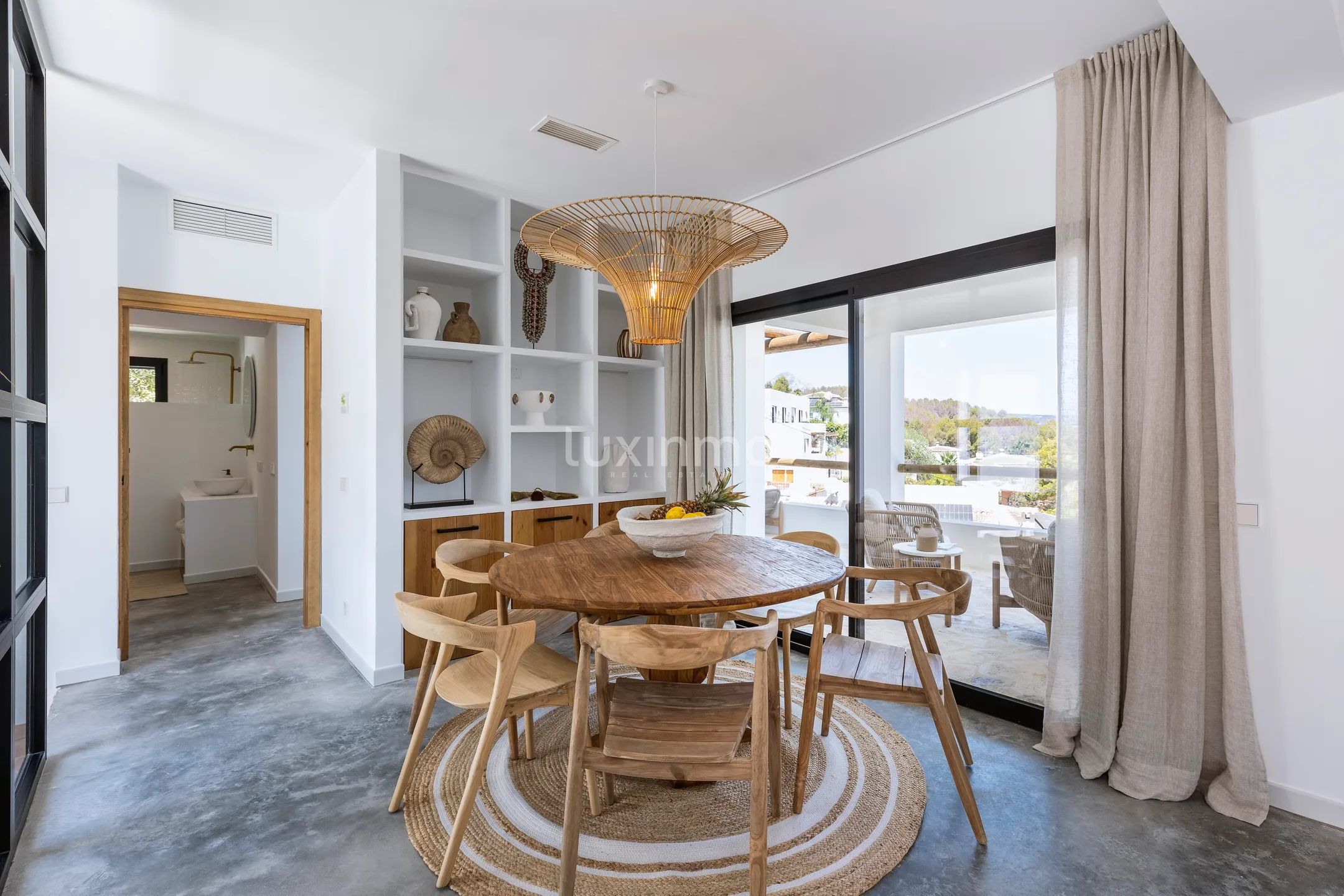 Superbe villa rénovée de style Ibiza avec 3 chambres et vue sur la mer et la montagne à Jávea — photo 12