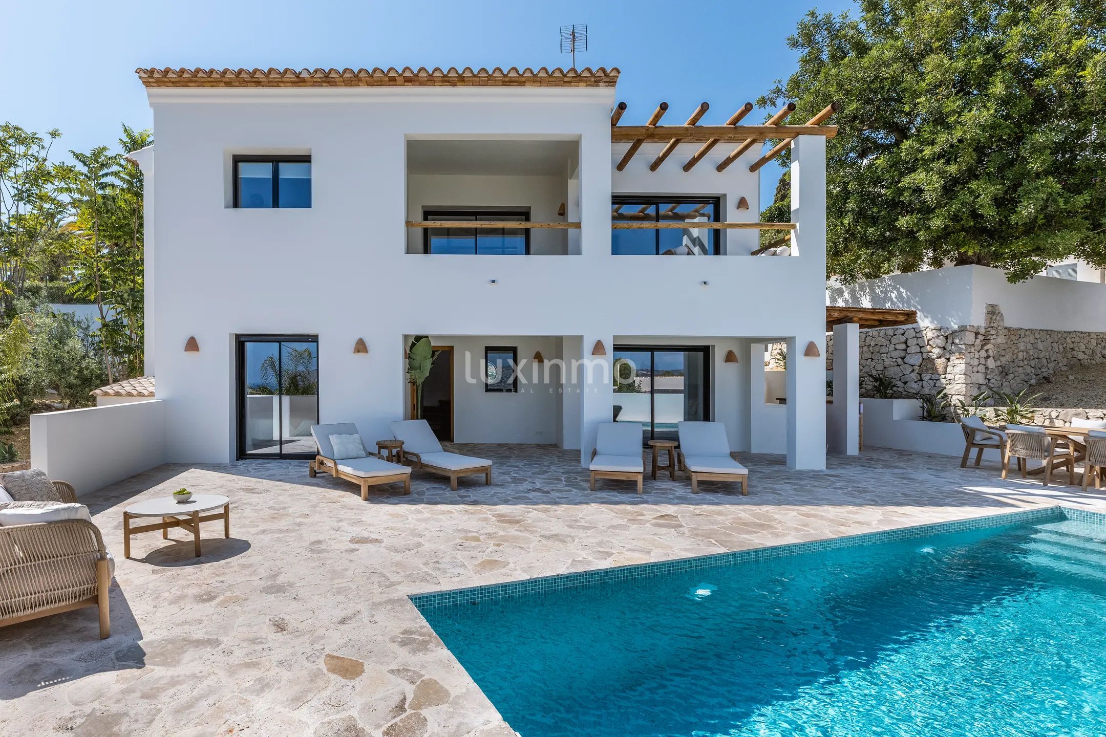 Superbe villa rénovée de style Ibiza avec 3 chambres et vue sur la mer et la montagne à Jávea — photo 26