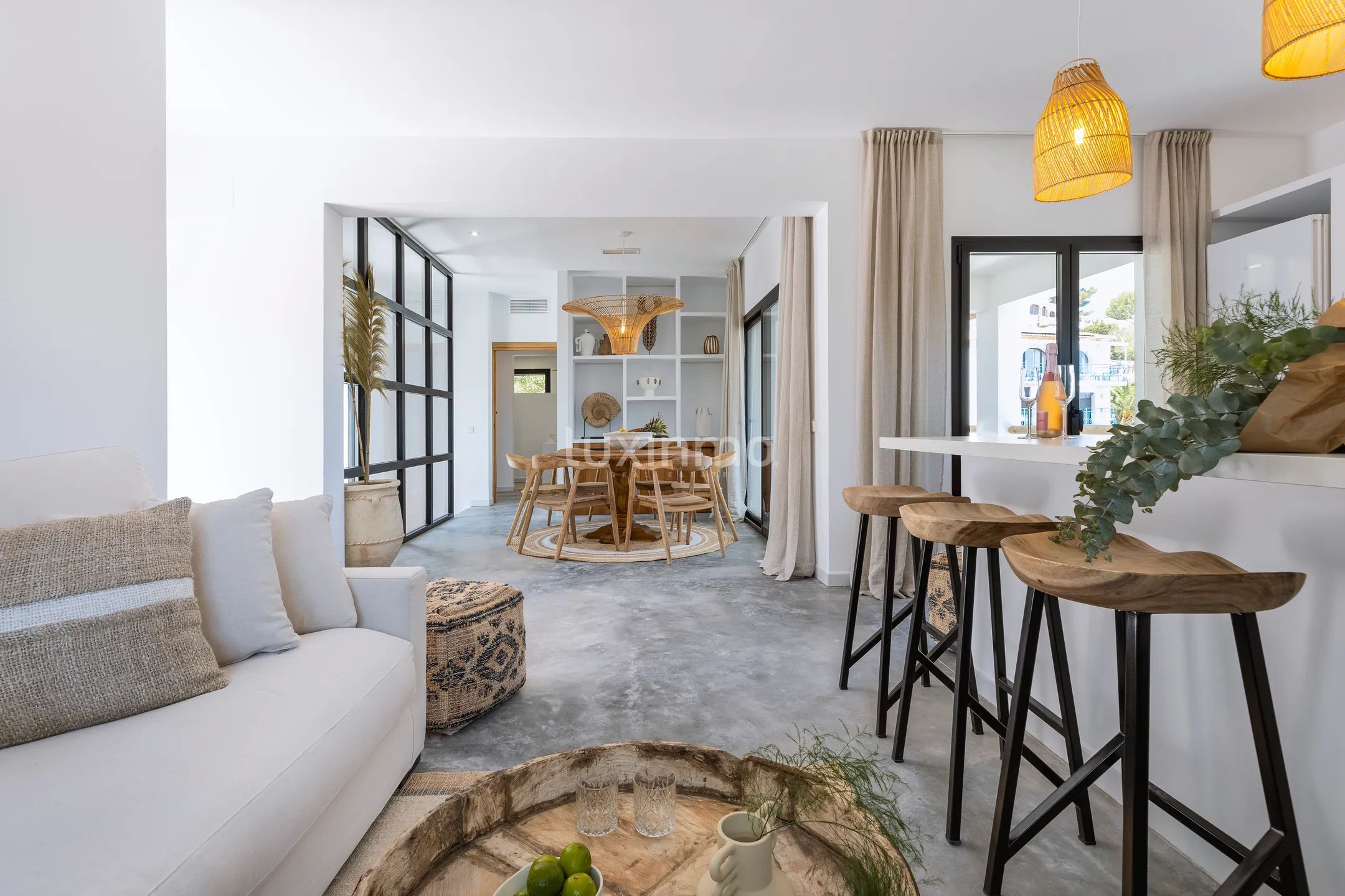 Superbe villa rénovée de style Ibiza avec 3 chambres et vue sur la mer et la montagne à Jávea — photo 11
