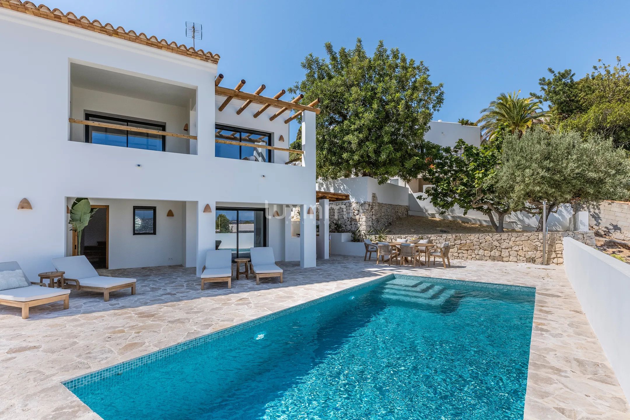 Superbe villa rénovée de style Ibiza avec 3 chambres et vue sur la mer et la montagne à Jávea — photo 27
