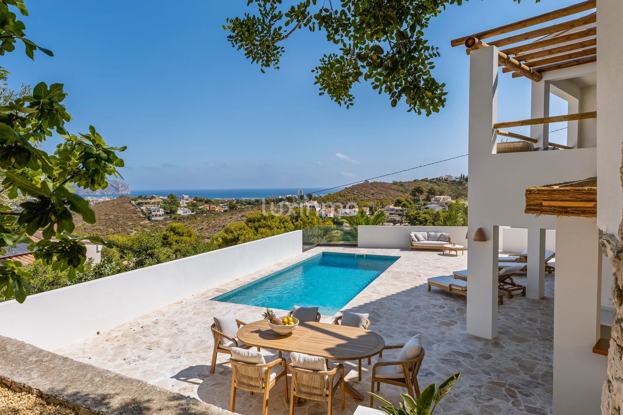 Superbe villa rénovée de style Ibiza avec 3 chambres et vue sur la mer et la montagne à Jávea — photo 2