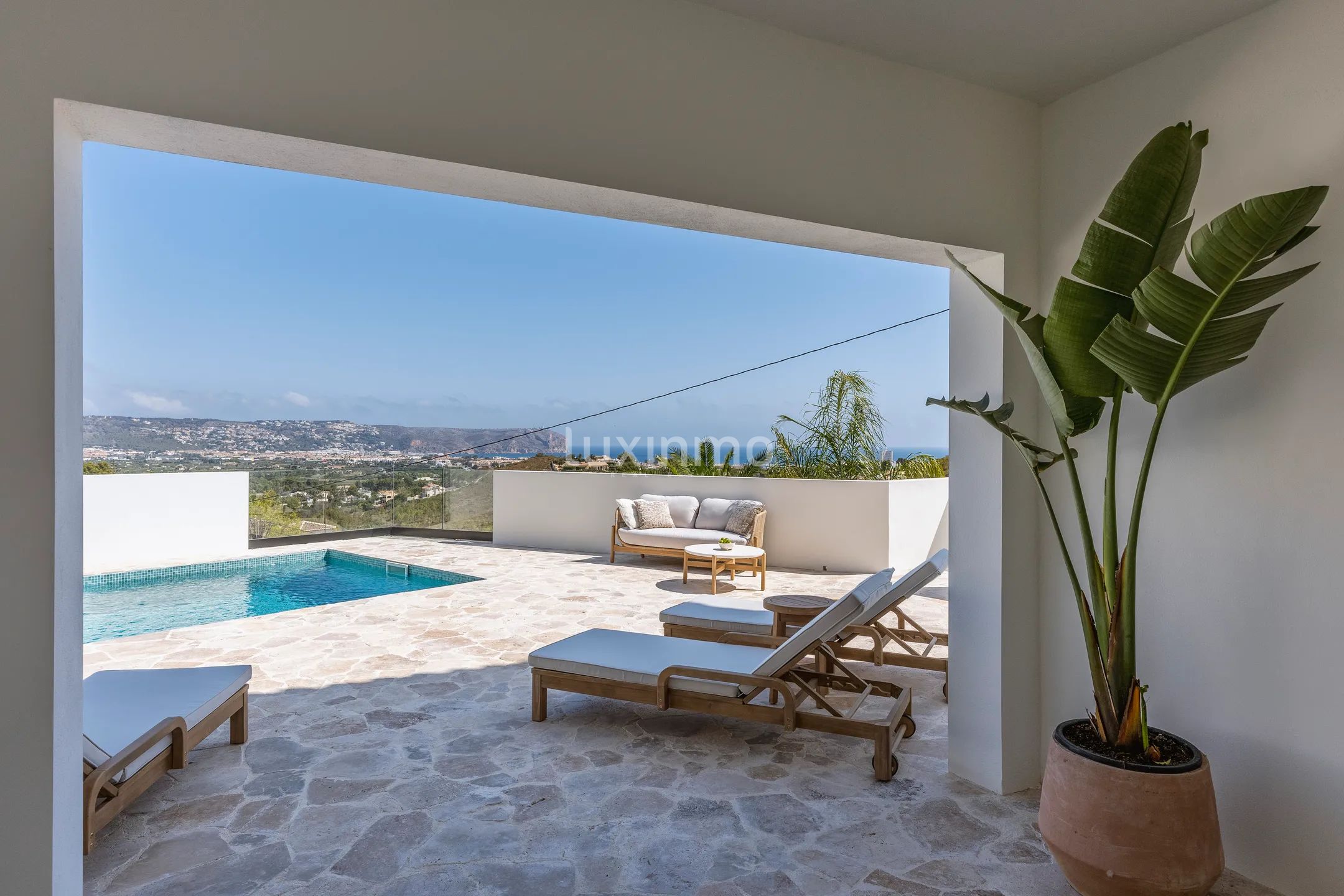 Superbe villa rénovée de style Ibiza avec 3 chambres et vue sur la mer et la montagne à Jávea — photo 25