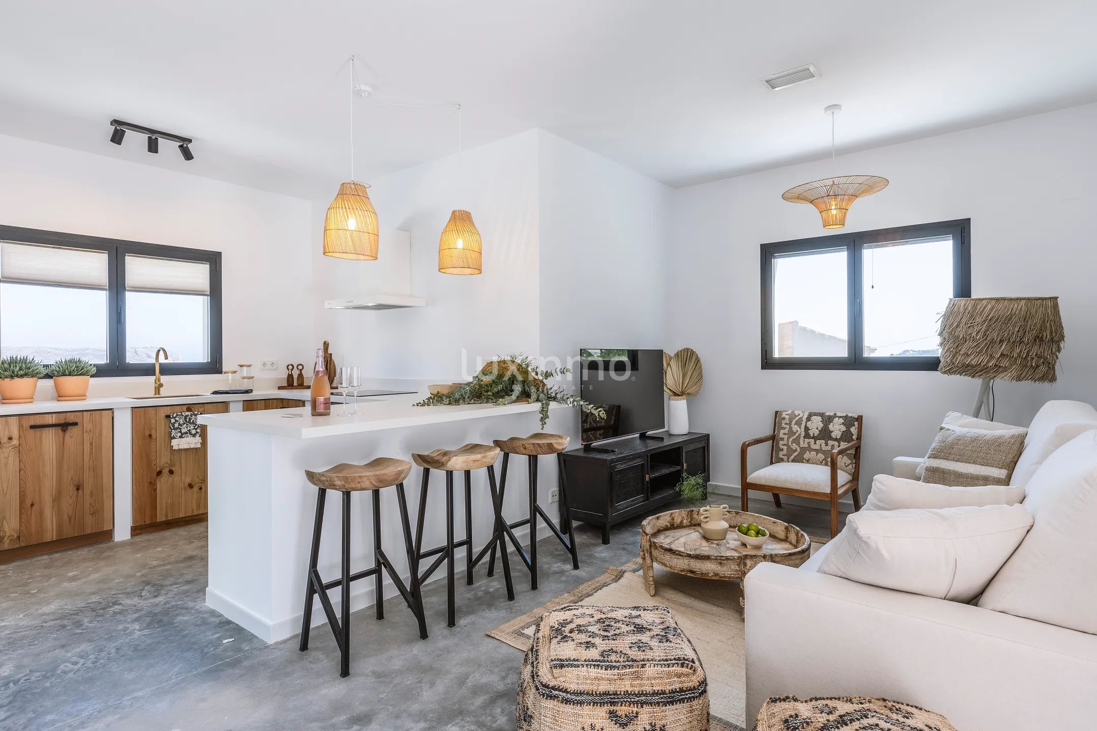 Superbe villa rénovée de style Ibiza avec 3 chambres et vue sur la mer et la montagne à Jávea — photo 7