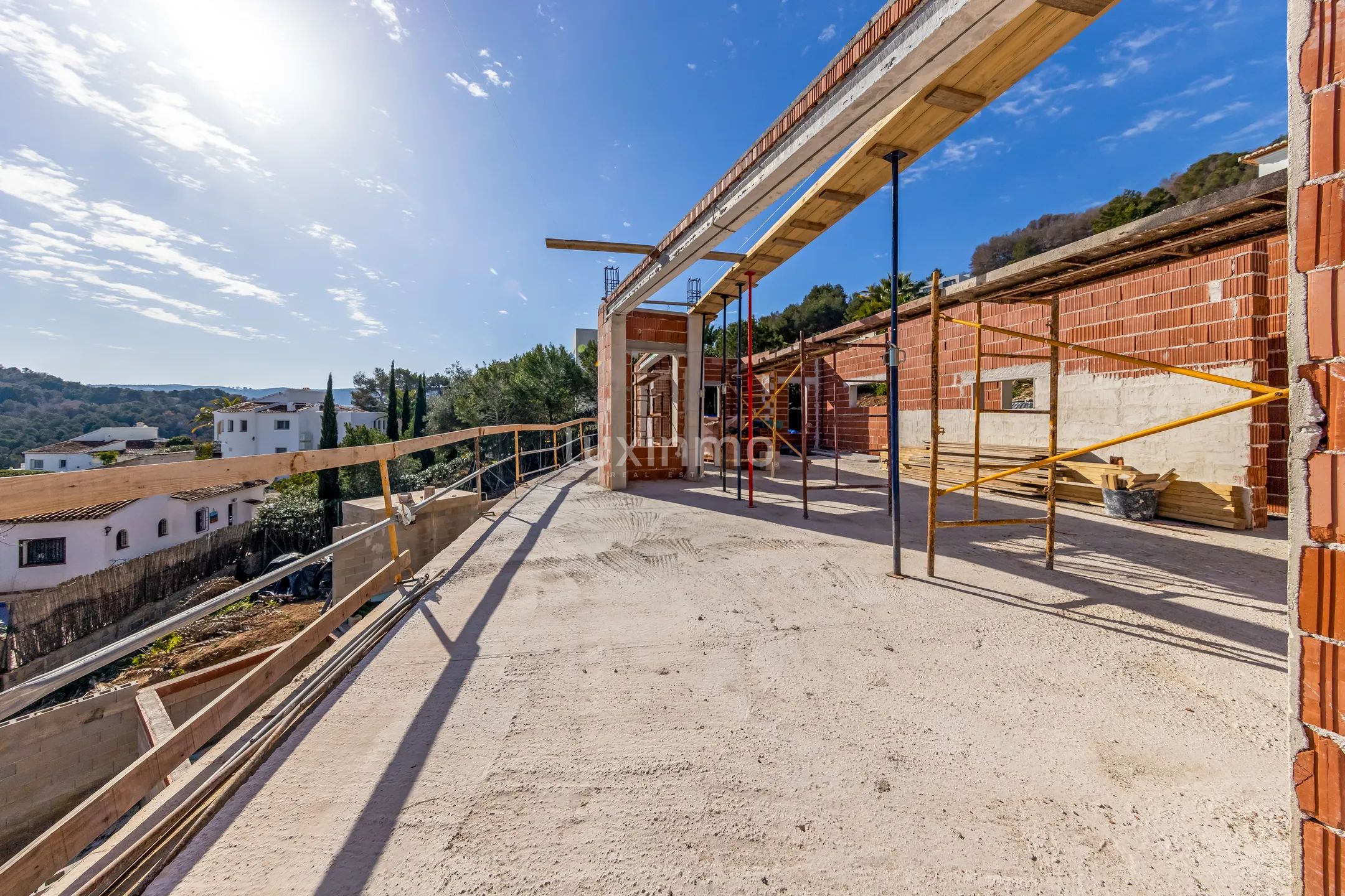 Stunning Modern Luxury Villa with Panoramic Views — photo 8