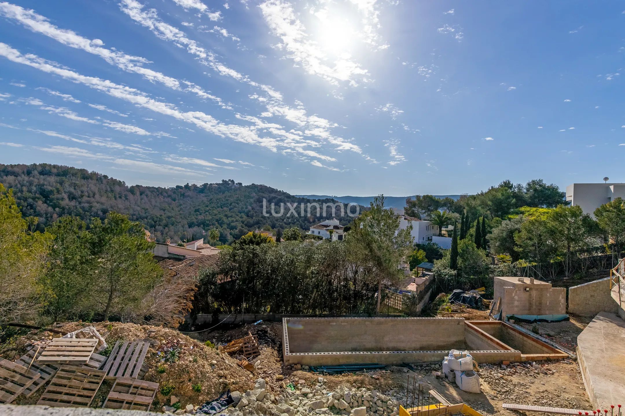 Stunning Modern Luxury Villa with Panoramic Views — photo 5