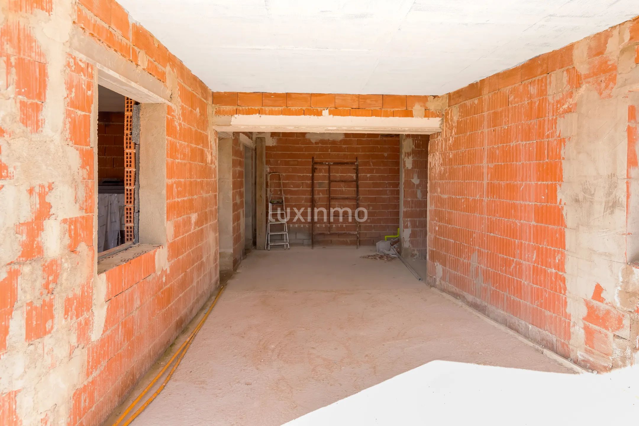 Stunning Modern Luxury Villa with Panoramic Views — photo 13