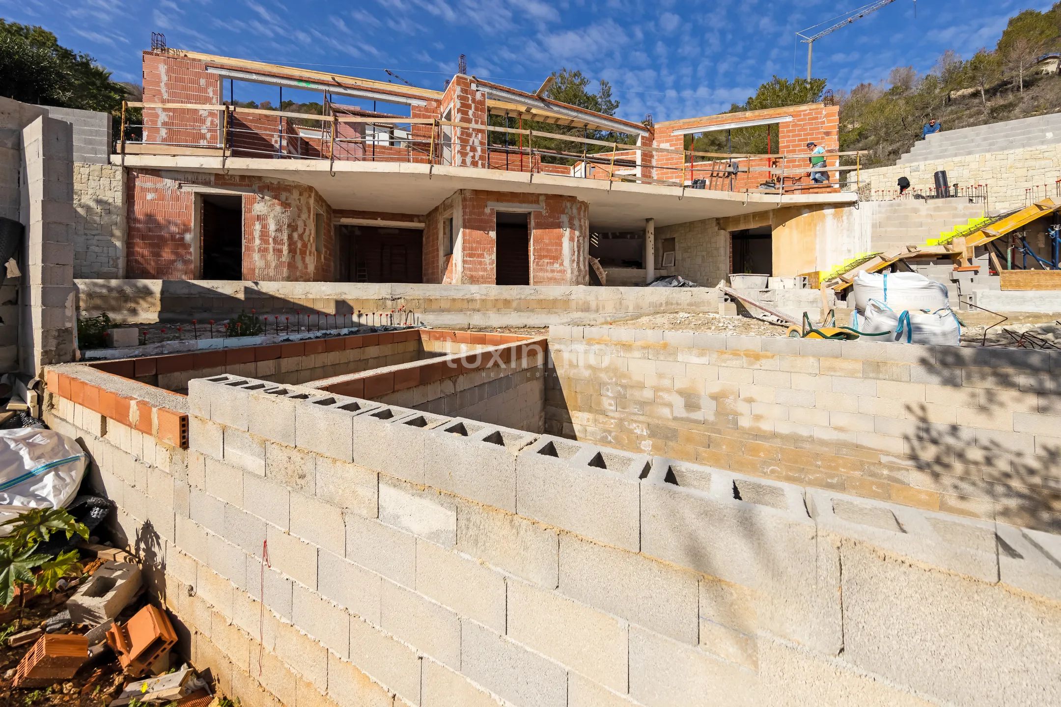 Stunning Modern Luxury Villa with Panoramic Views — photo 2