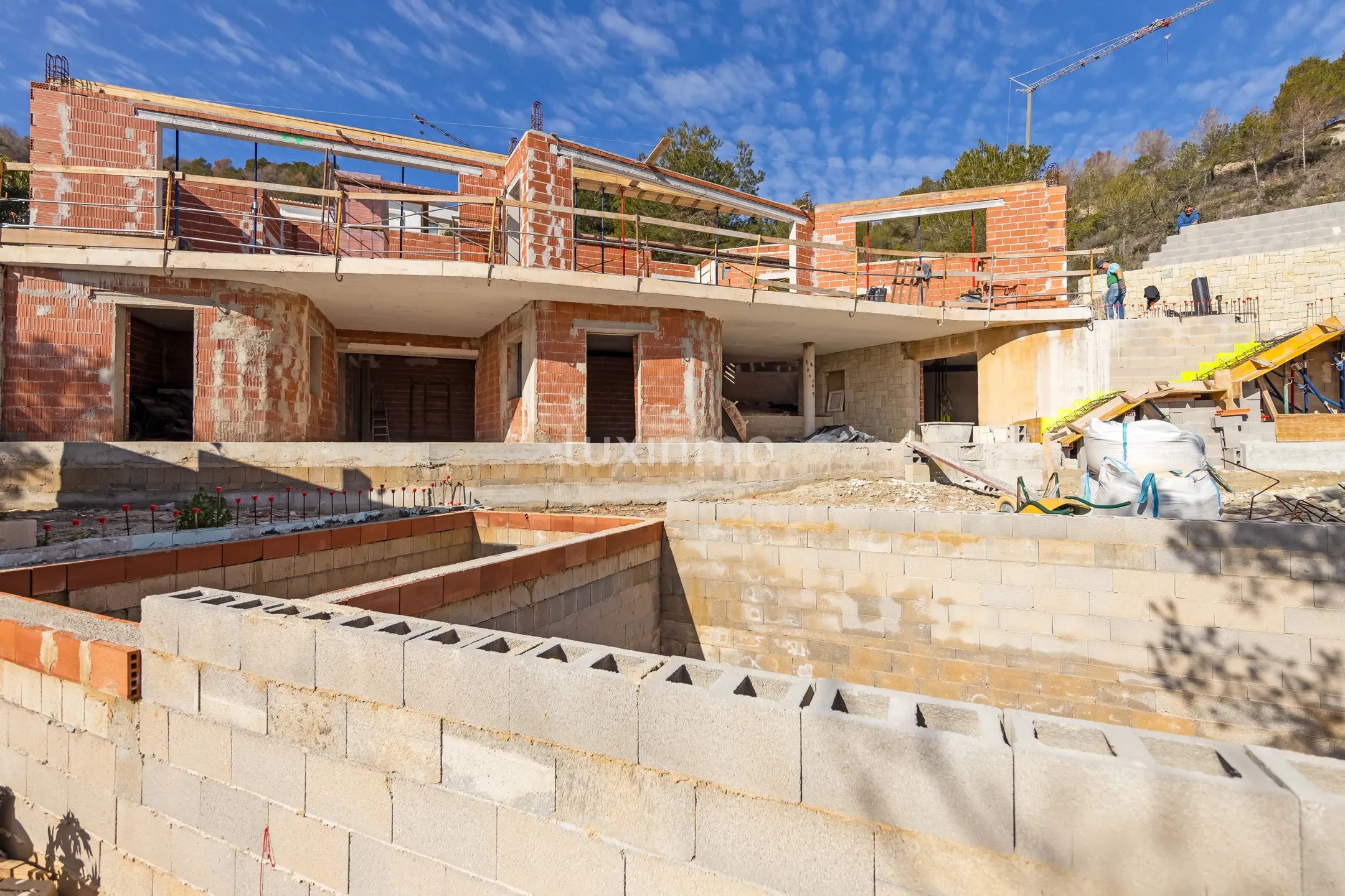 Stunning Modern Luxury Villa with Panoramic Views — photo 10