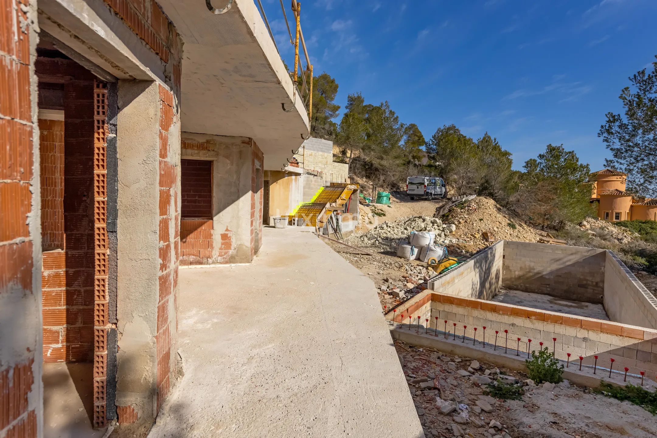 Stunning Modern Luxury Villa with Panoramic Views — photo 12
