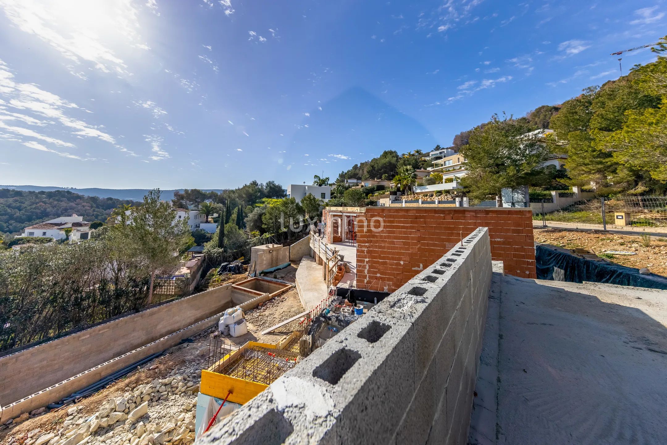 Stunning Modern Luxury Villa with Panoramic Views — photo 6