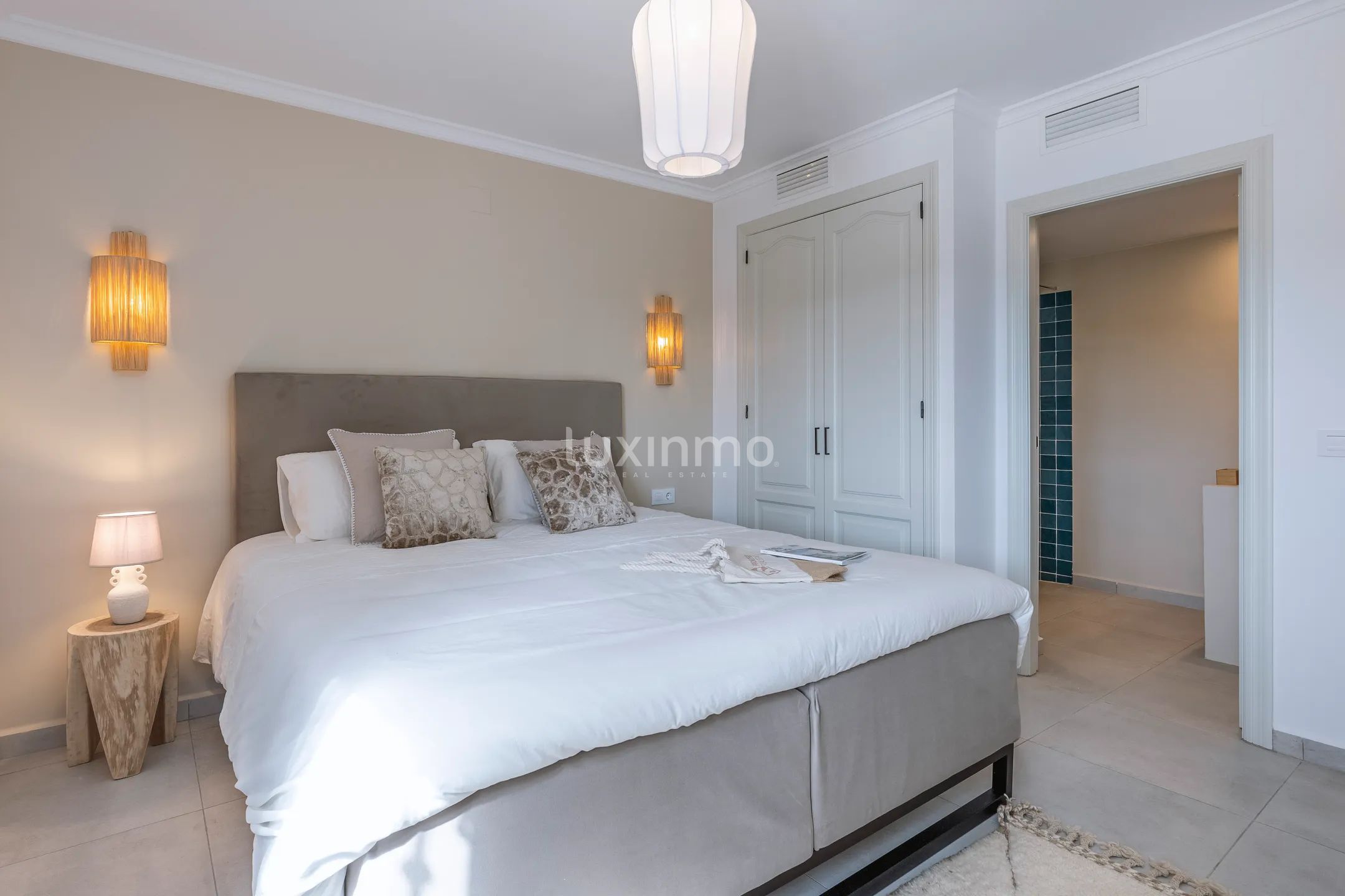 Потрясающий двухквартирный дом с 4 спальнями и видом на море в Хавеа — photo 24