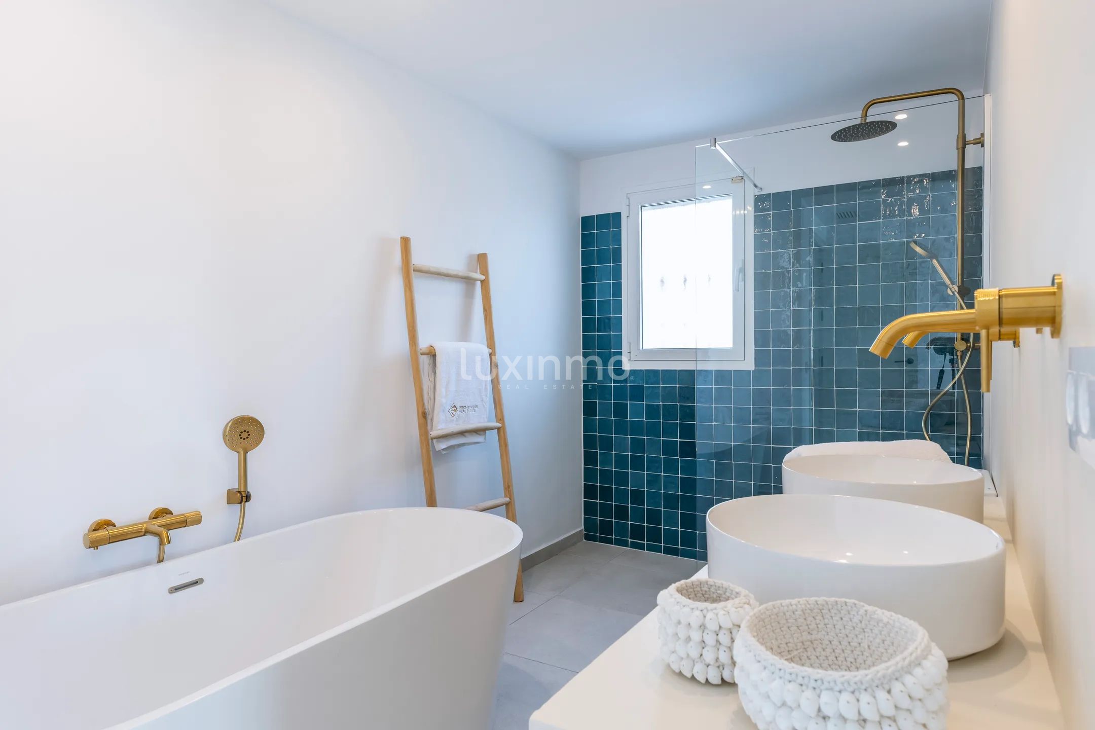 Потрясающий двухквартирный дом с 4 спальнями и видом на море в Хавеа — photo 22