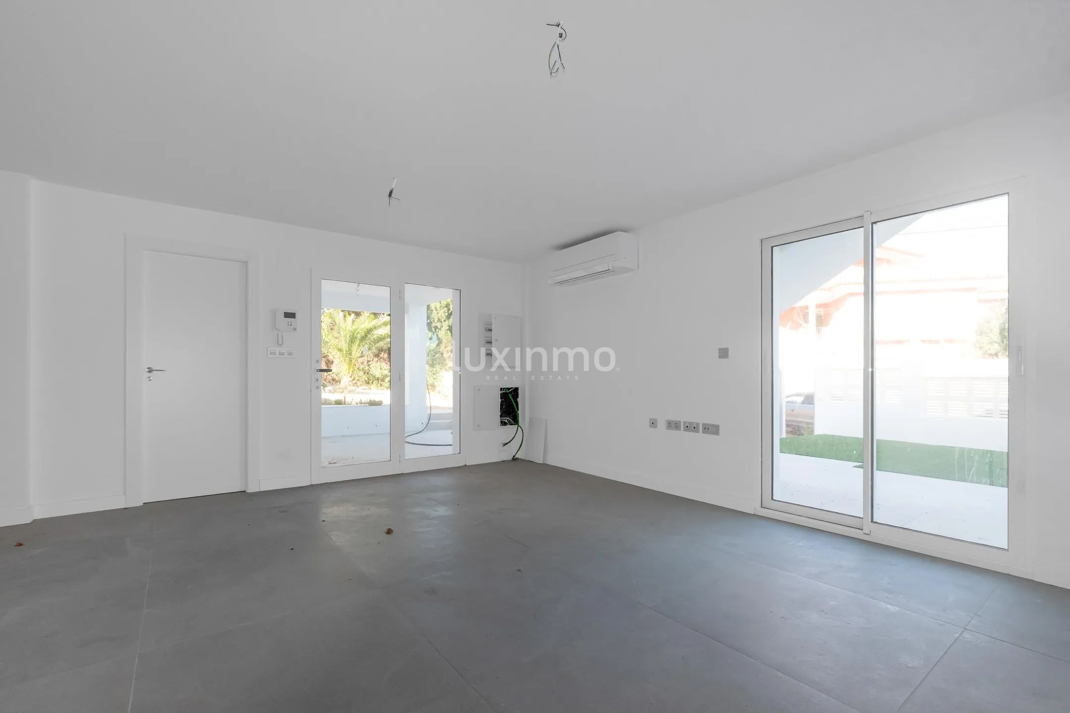 Красивая вилла с бассейном на продажу Албир — photo 21