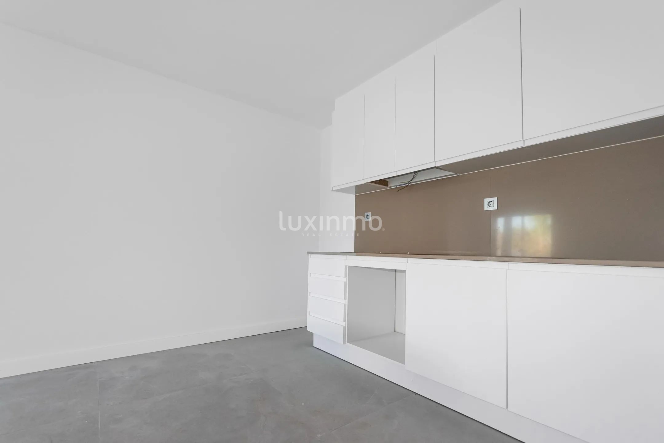 Красивая вилла с бассейном на продажу Албир — photo 16