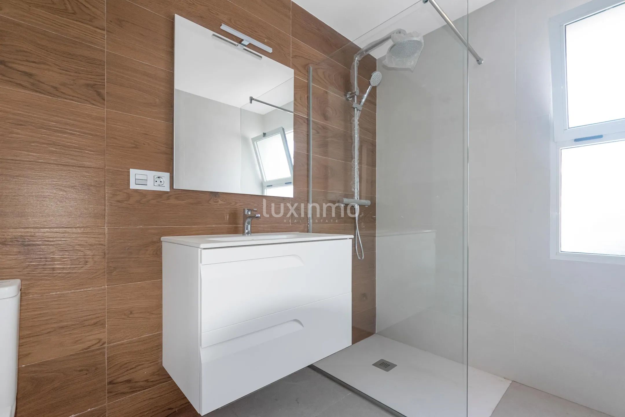 Красивая вилла с бассейном на продажу Албир — photo 12