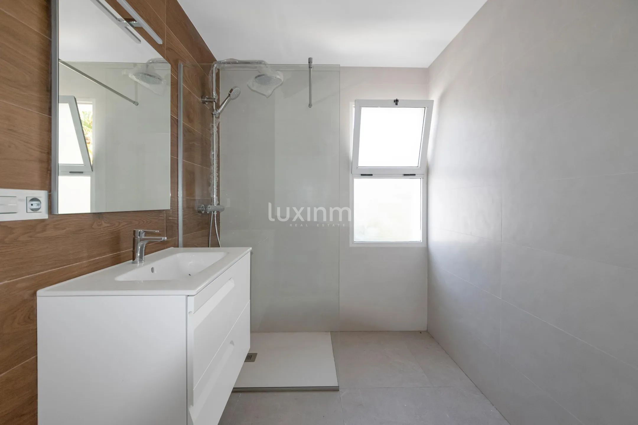 Красивая вилла с бассейном на продажу Албир — photo 11
