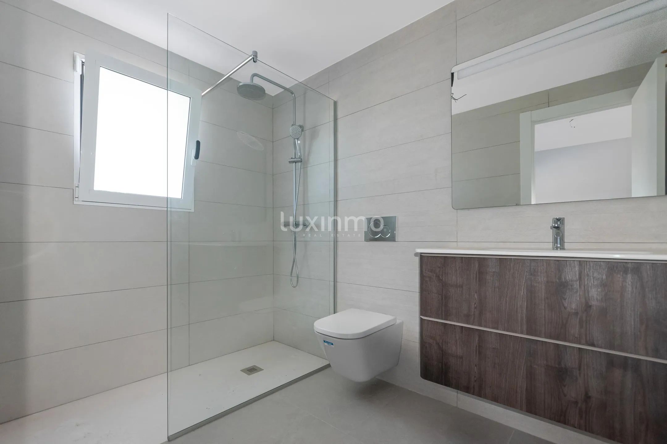 Красивая вилла с бассейном на продажу Албир — photo 8