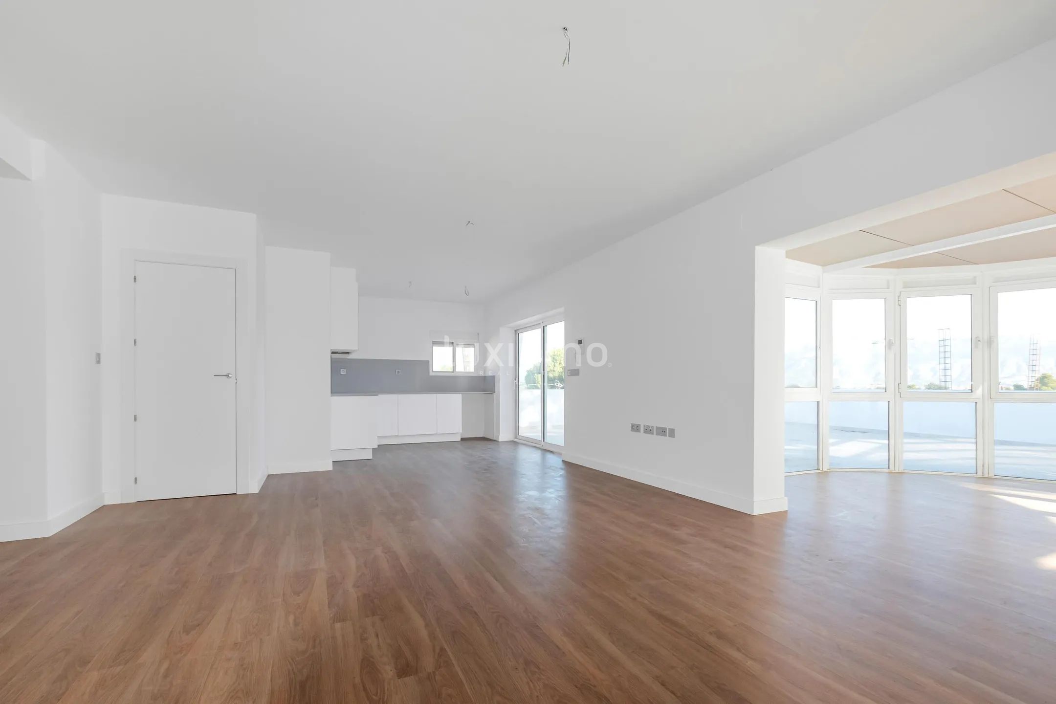 Красивая вилла с бассейном на продажу Албир — photo 4