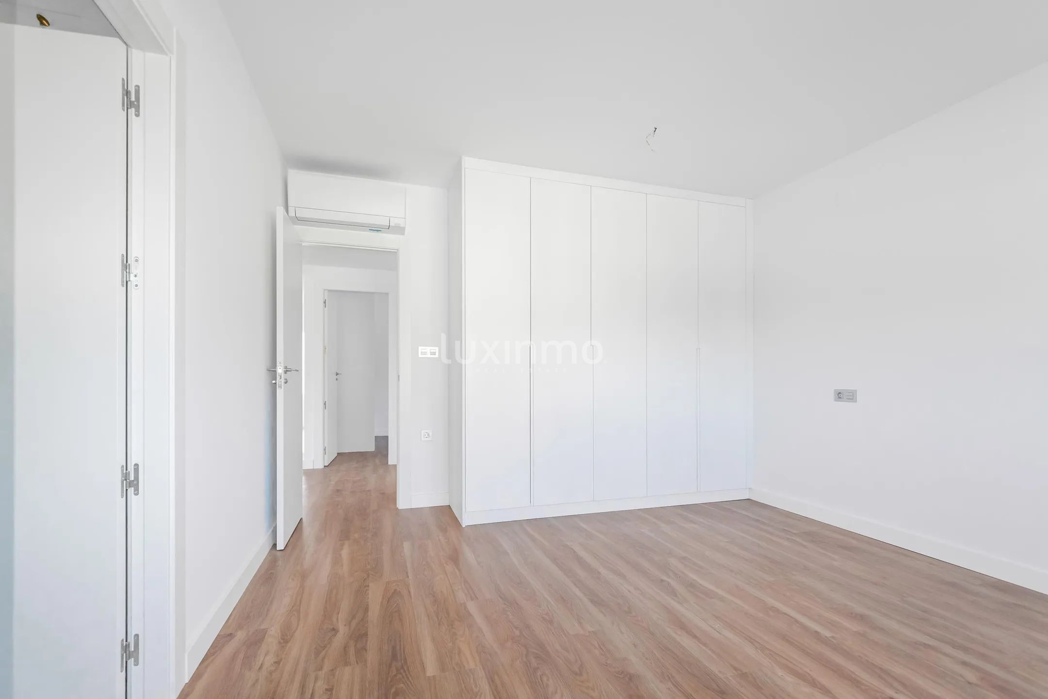 Красивая вилла с бассейном на продажу Албир — photo 9