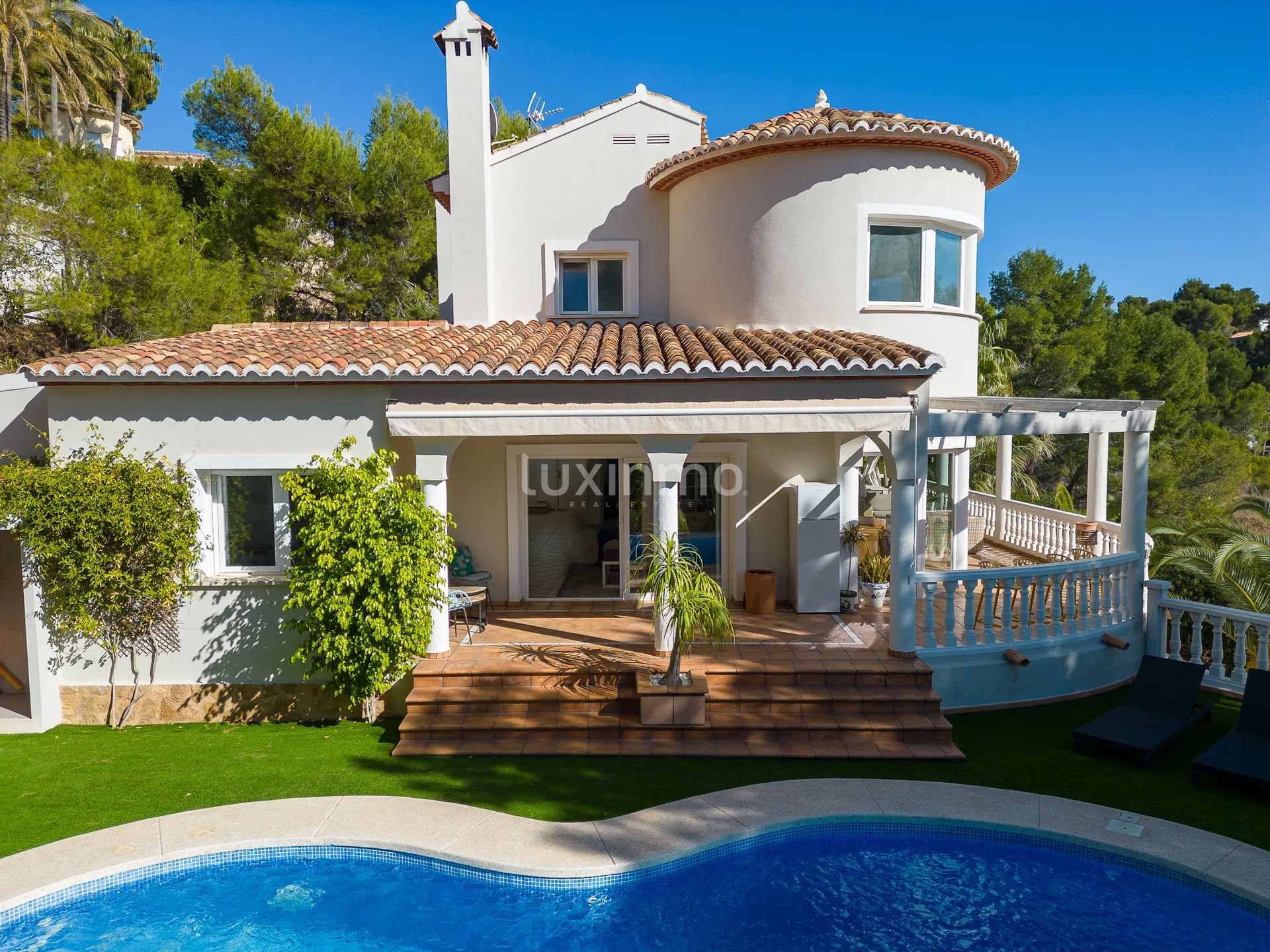 Villa with pool for sale in Altea — photo 2