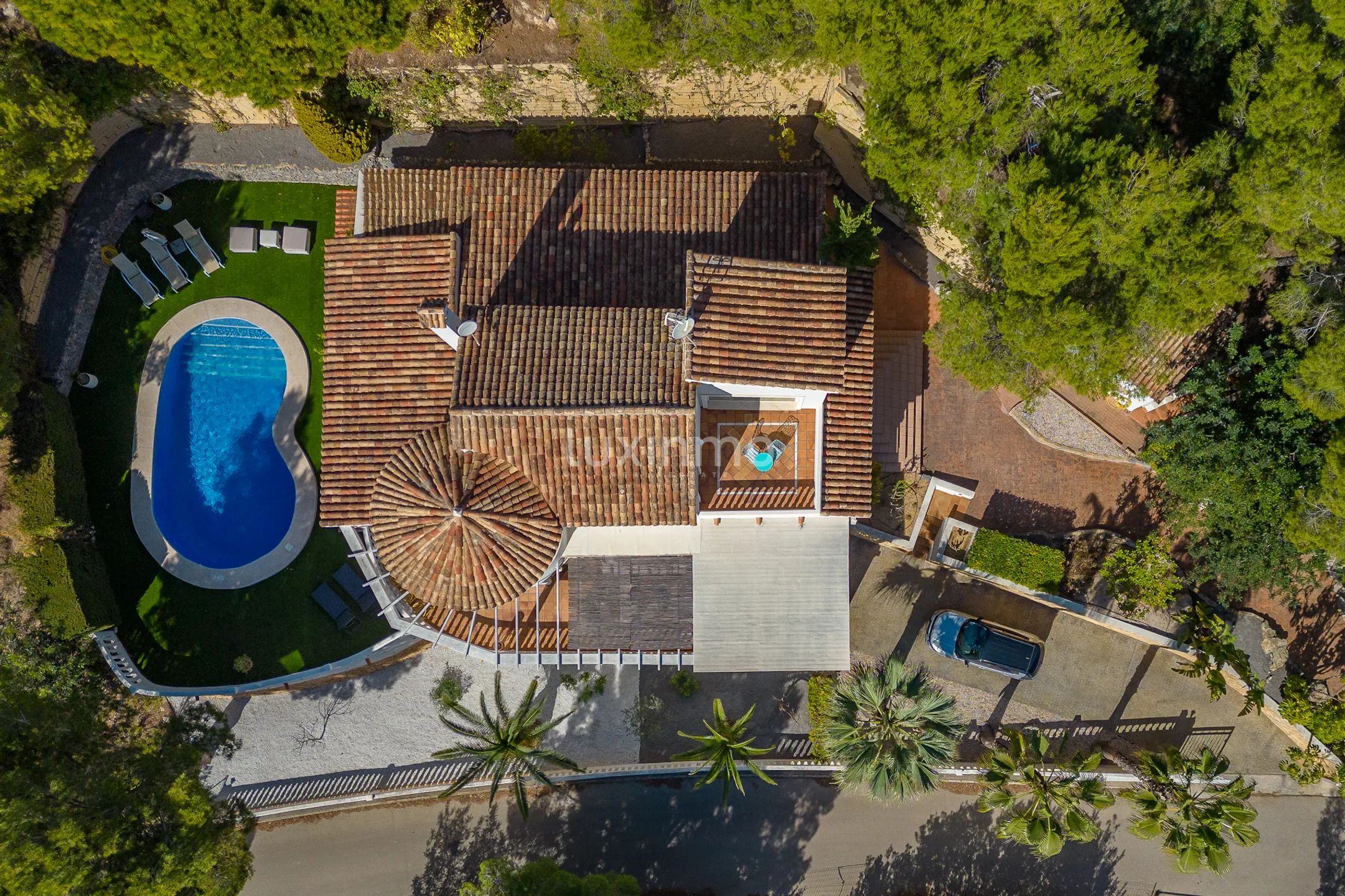 Villa with pool for sale in Altea — photo 3