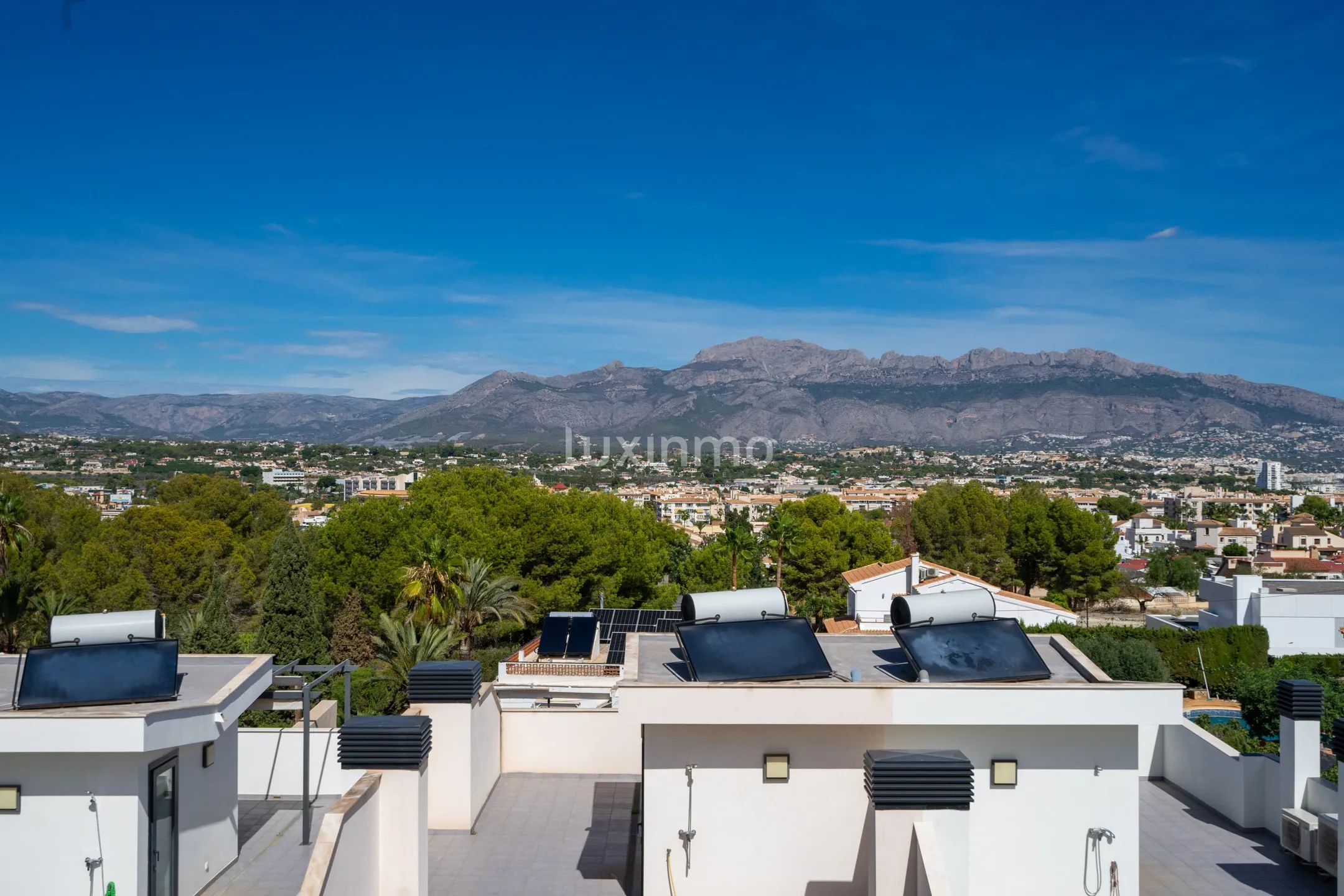 Дом с террасой и видом на море и горы в Эль-Альбире — photo 21